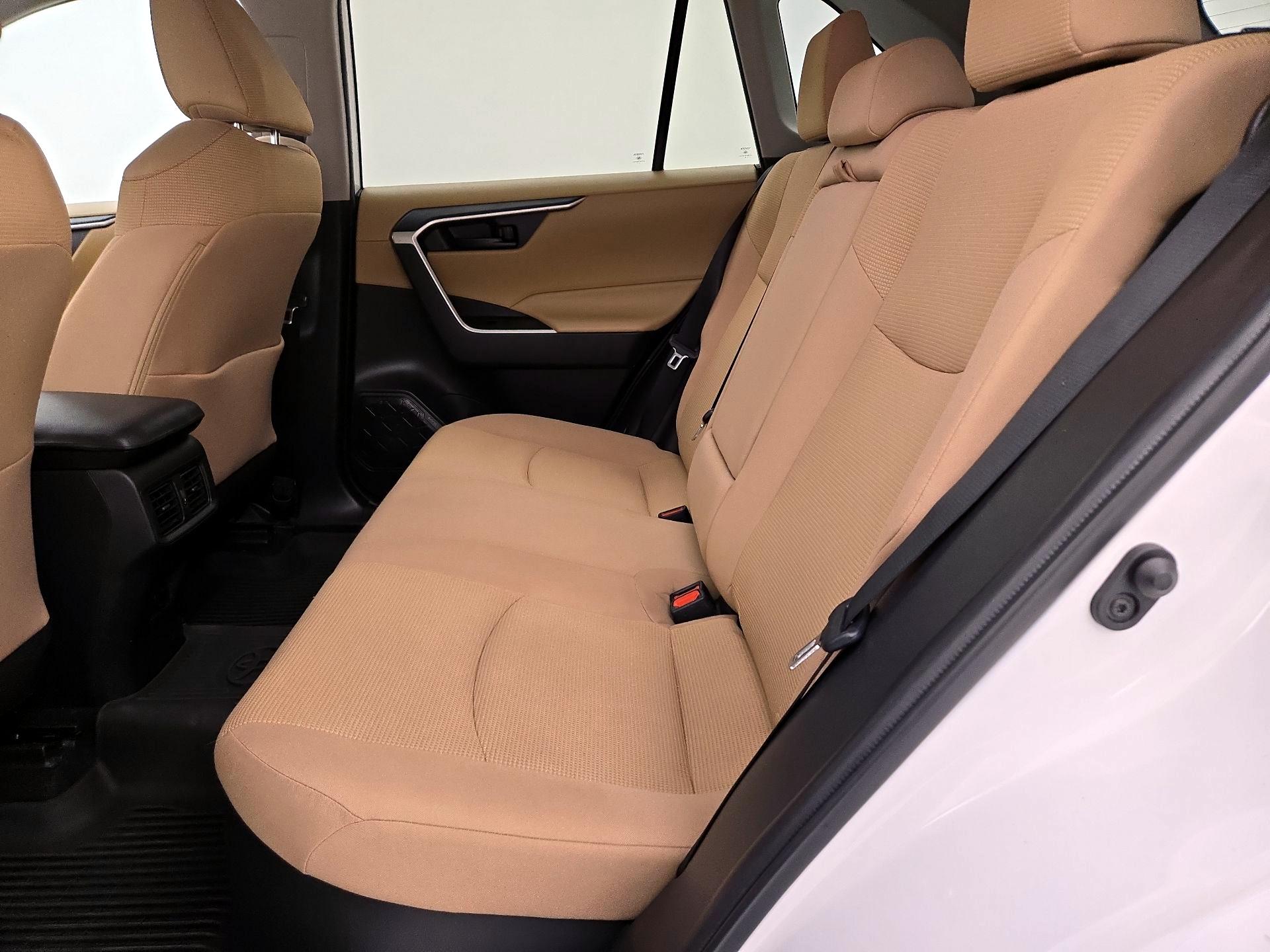 Thumbnail: 2021 Toyota RAV4 - 19