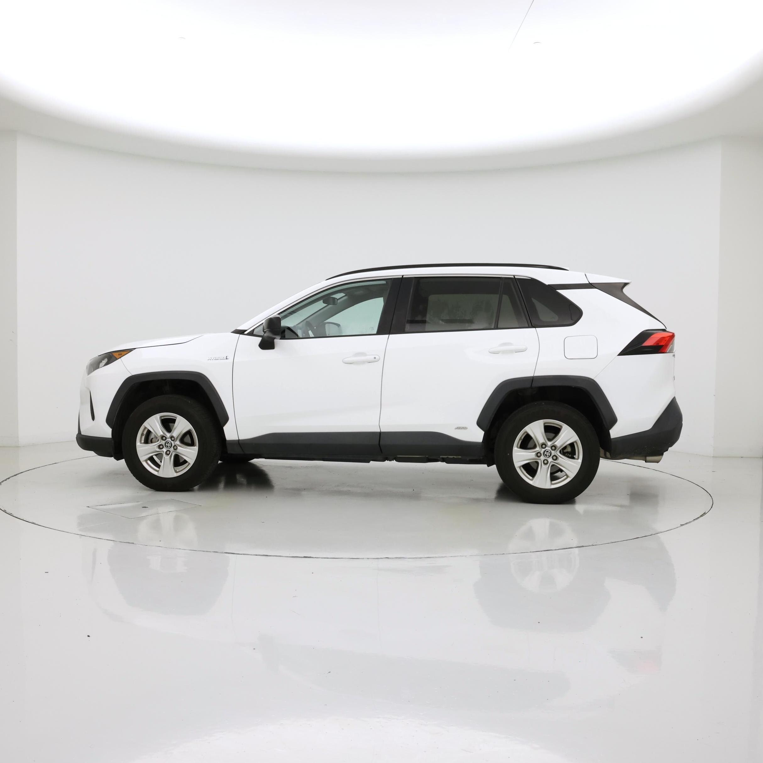 Thumbnail: 2021 Toyota RAV4 - 4