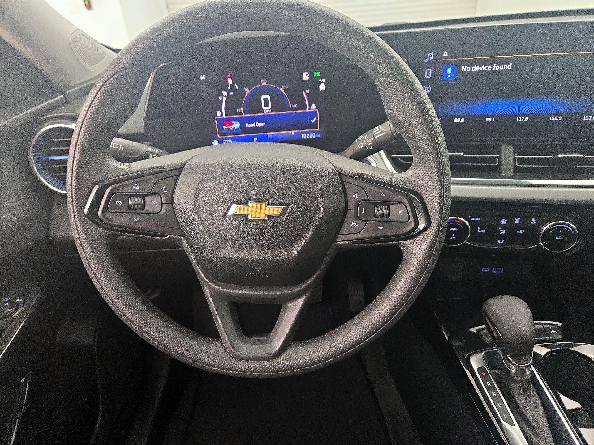 Thumbnail: 2025 Chevrolet Trax - 10