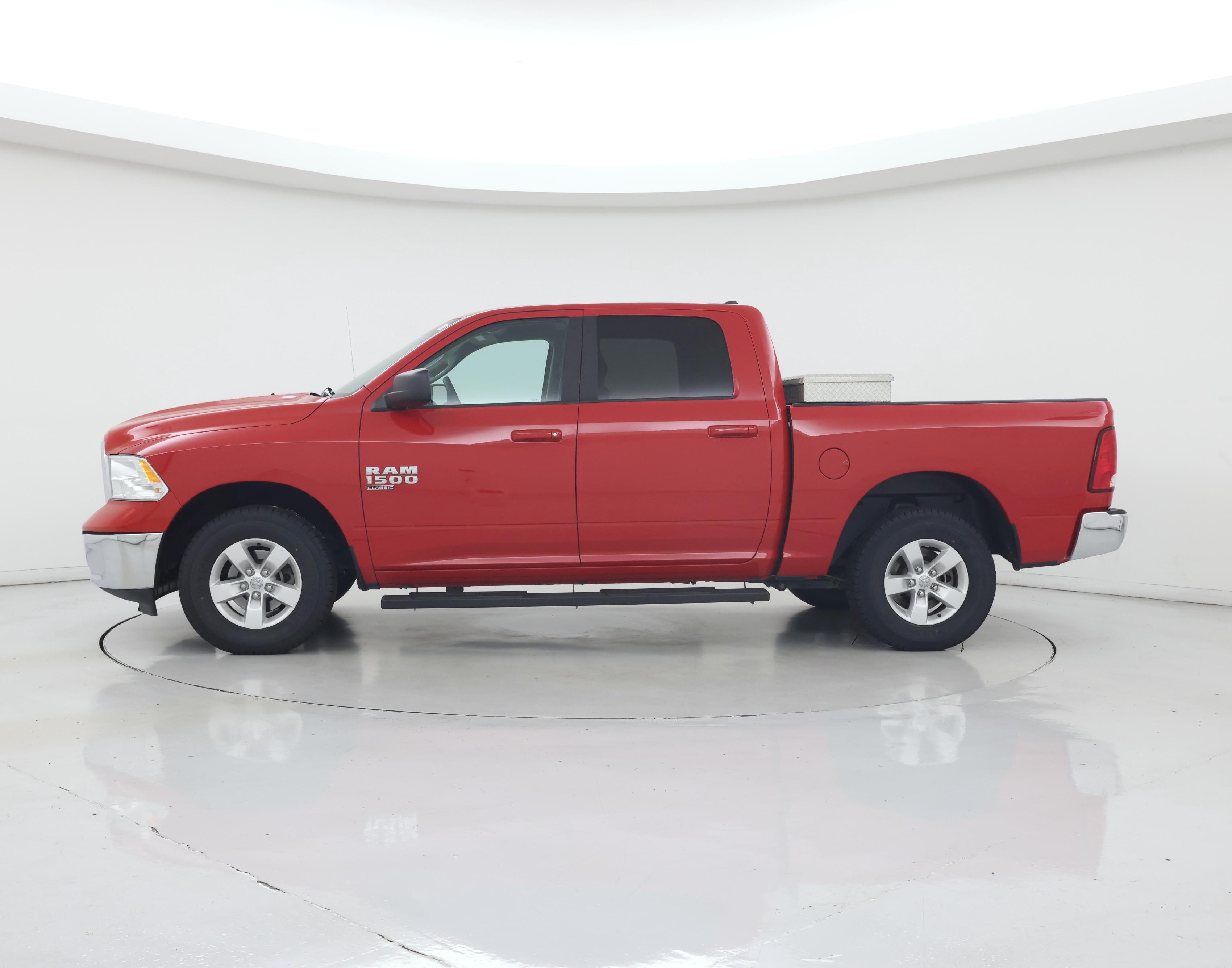 Thumbnail: 2021 RAM 1500 Classic - 3