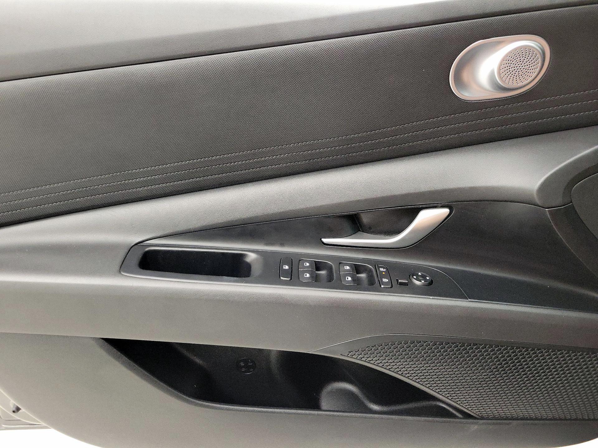 Thumbnail: 2025 Hyundai Elantra - 12