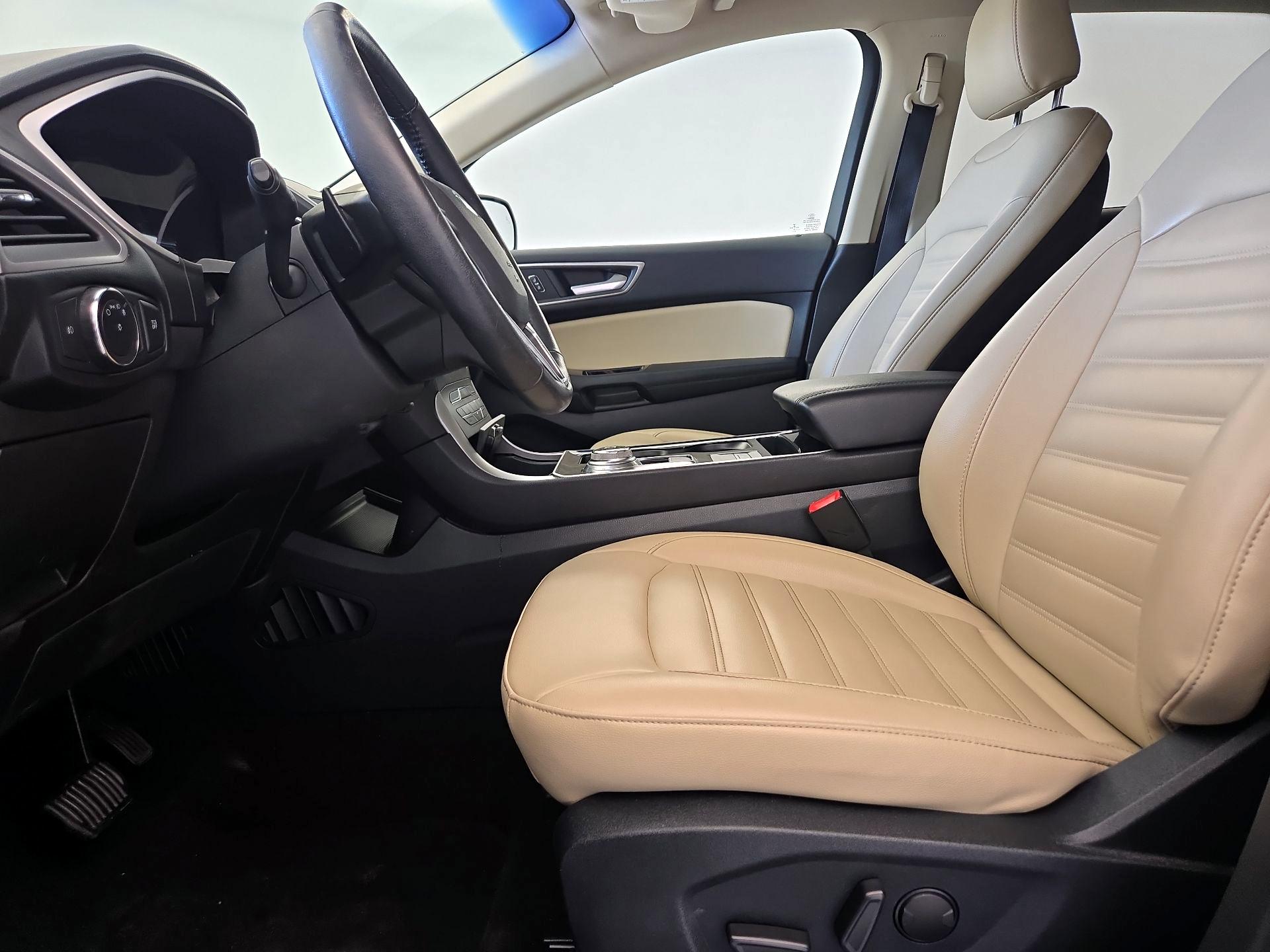 Thumbnail: 2020 Ford Edge - 11