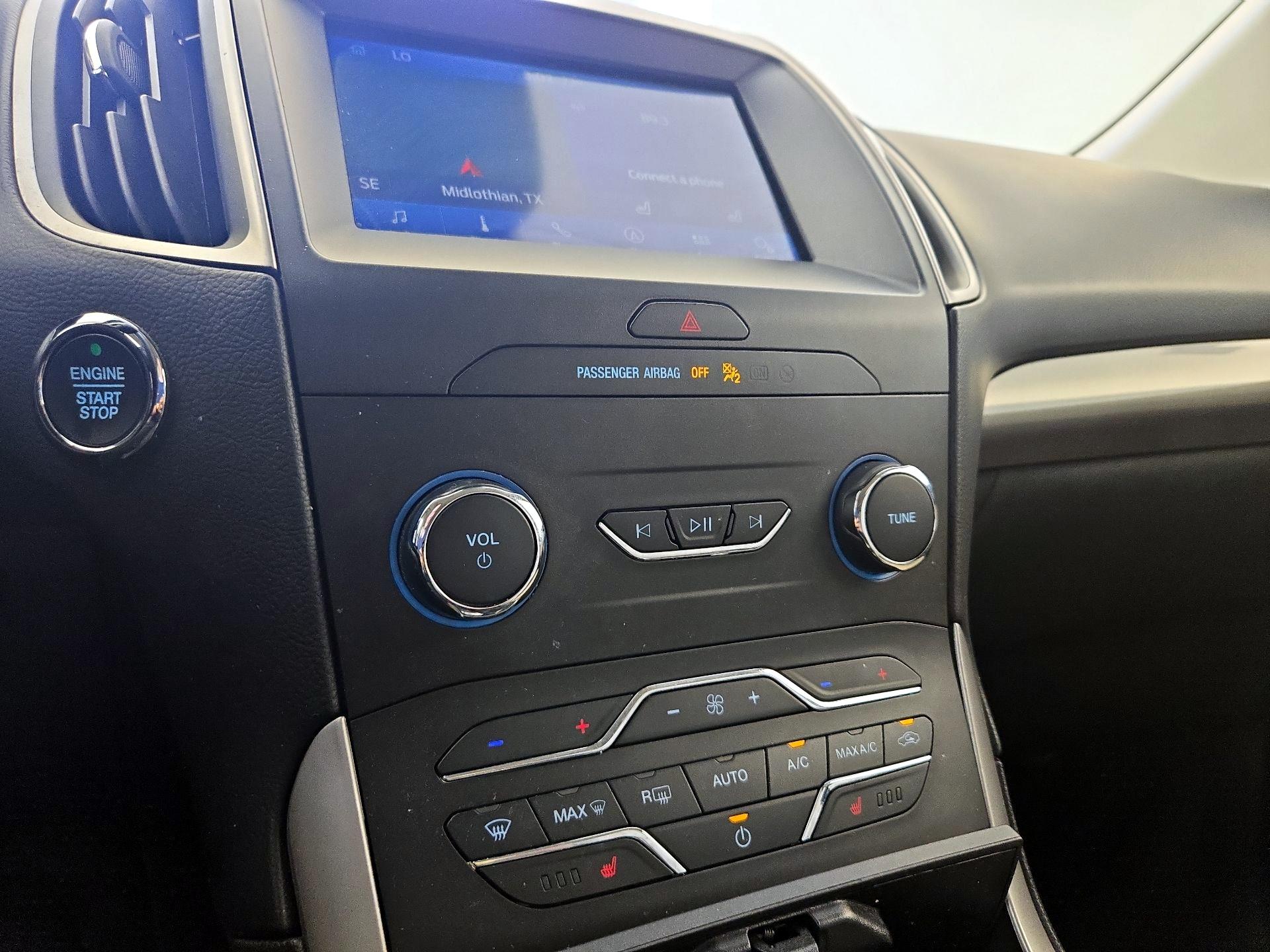 Thumbnail: 2020 Ford Edge - 17