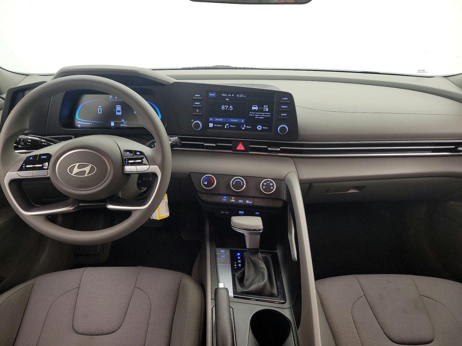 2025 Hyundai Elantra SE - Photo 10