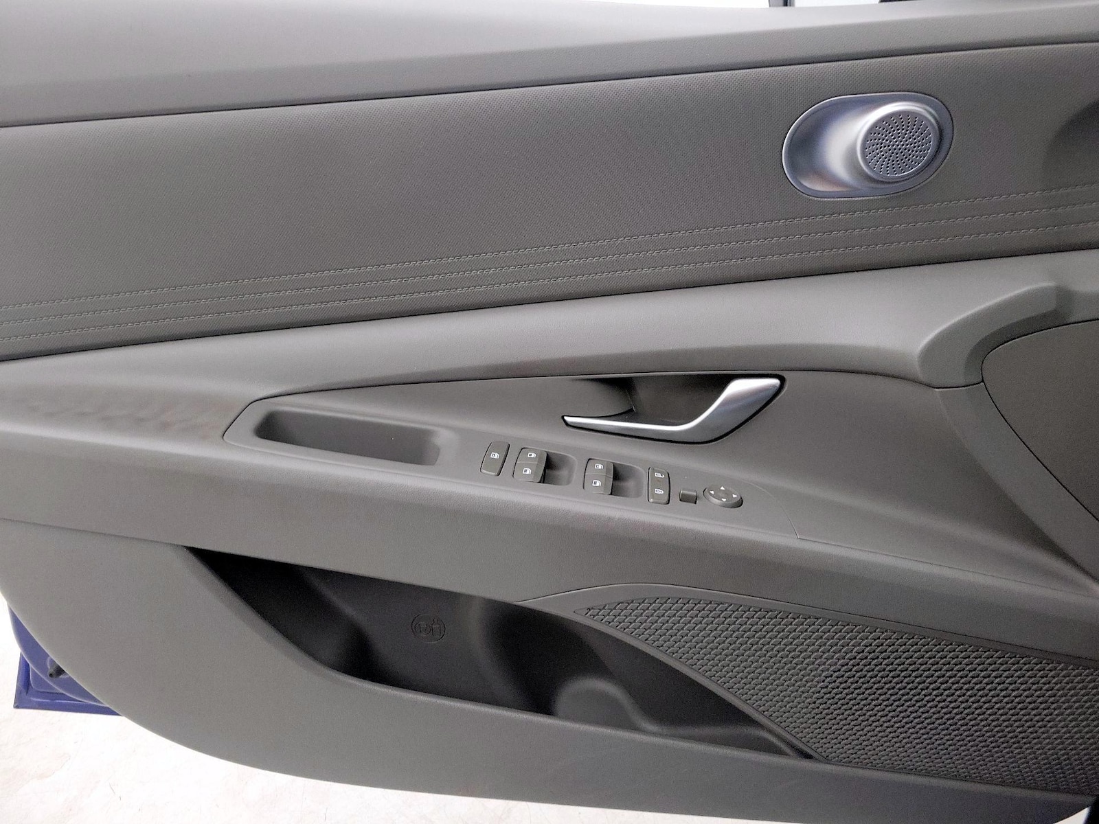 2025 Hyundai Elantra SE - Photo 13