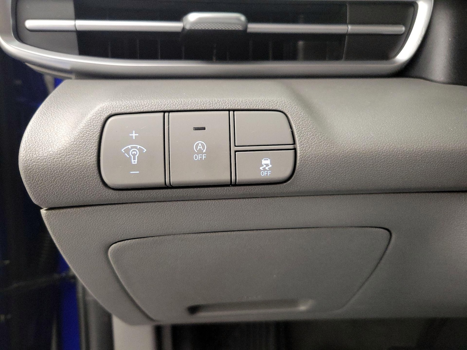 2025 Hyundai Elantra SE - Photo 14