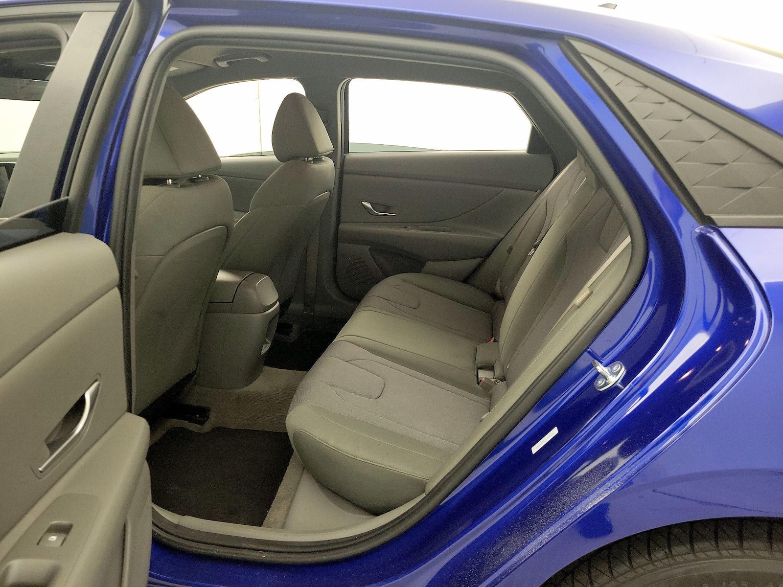 2025 Hyundai Elantra SE - Photo 20