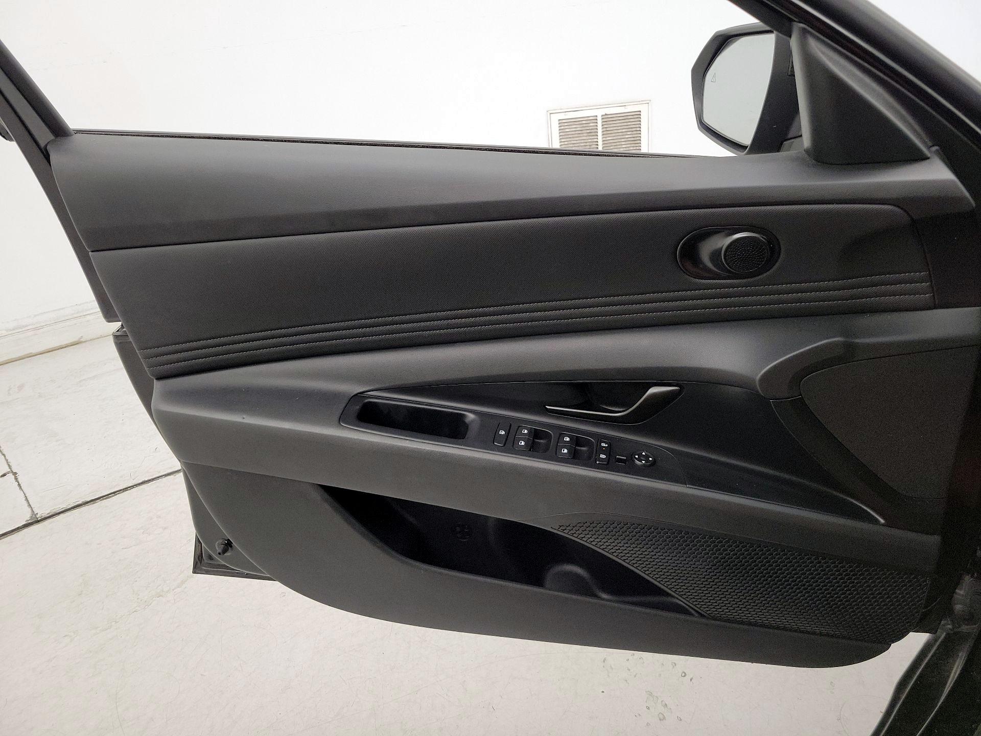 Thumbnail: 2025 Hyundai Elantra - 12