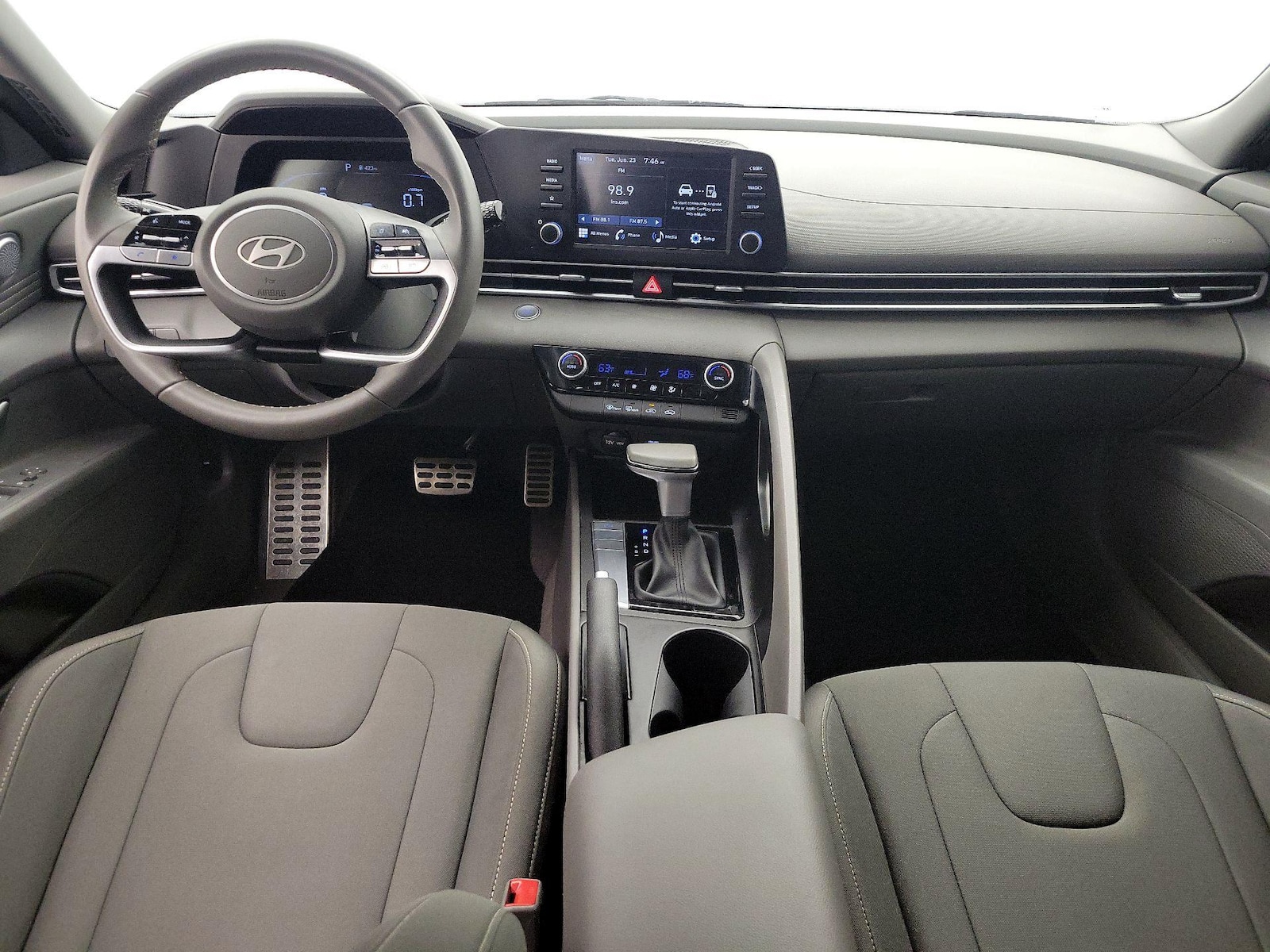 2025 Hyundai Elantra SEL - Photo 10