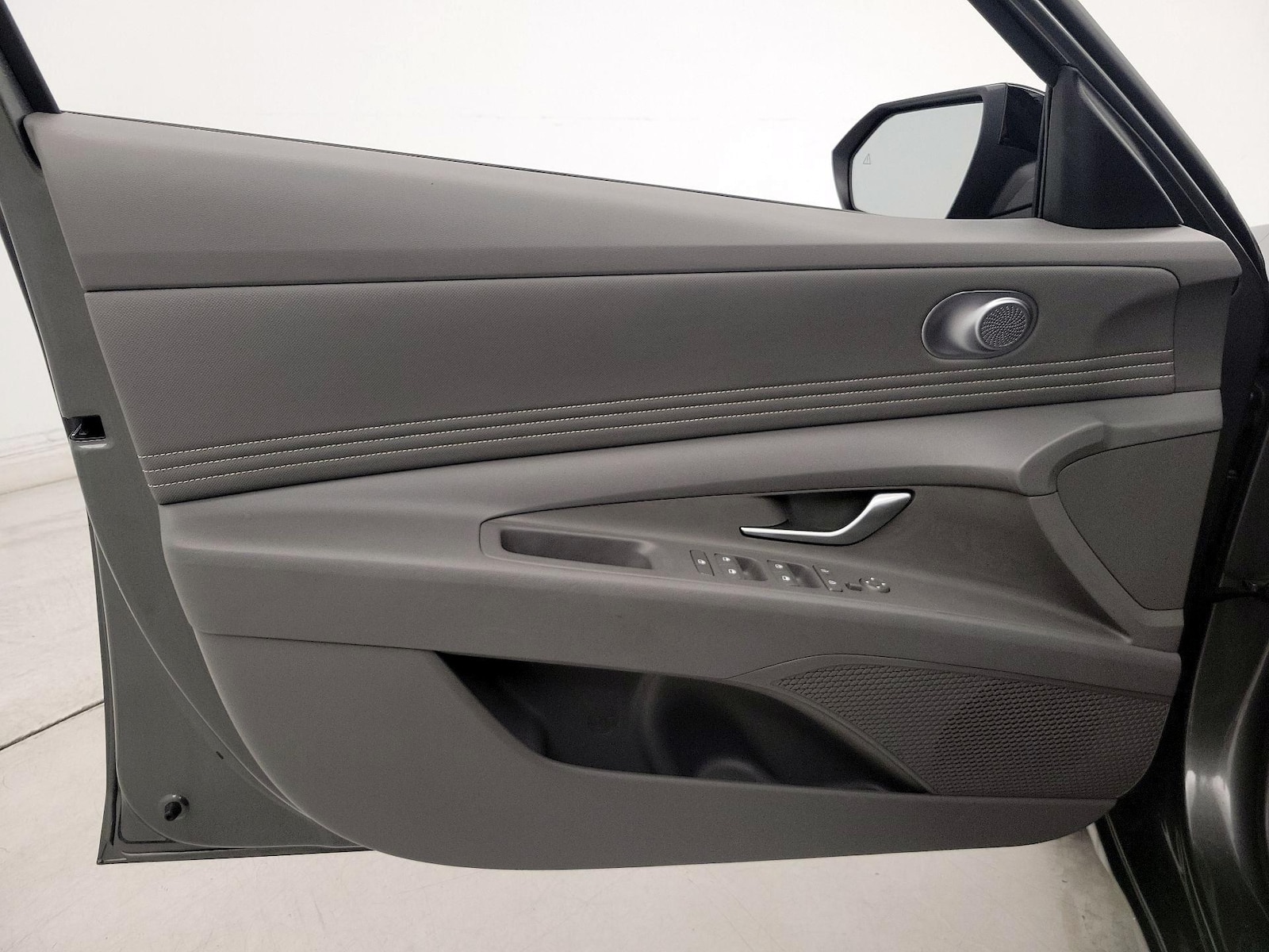 2025 Hyundai Elantra SEL - Photo 13