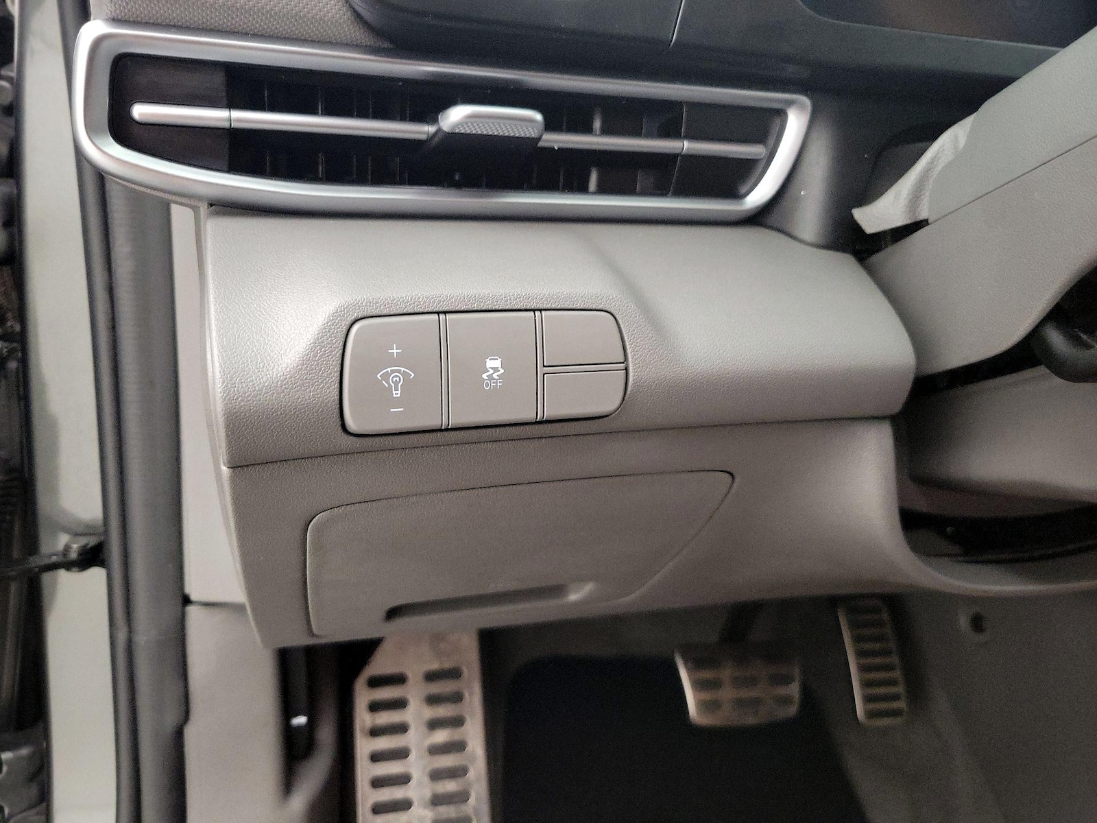 2025 Hyundai Elantra SEL - Photo 14