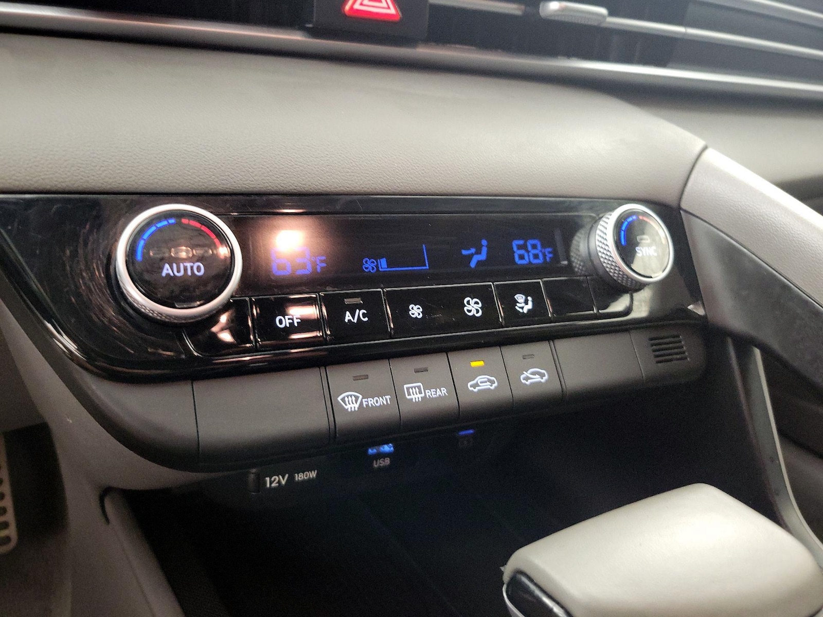 2025 Hyundai Elantra SEL - Photo 17