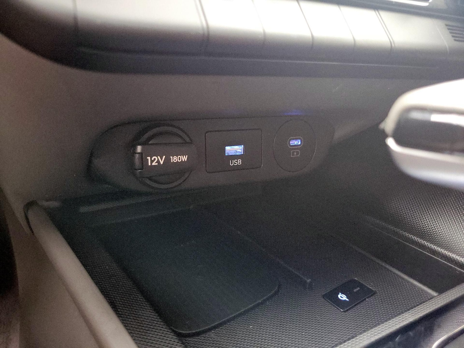 2025 Hyundai Elantra SEL - Photo 19