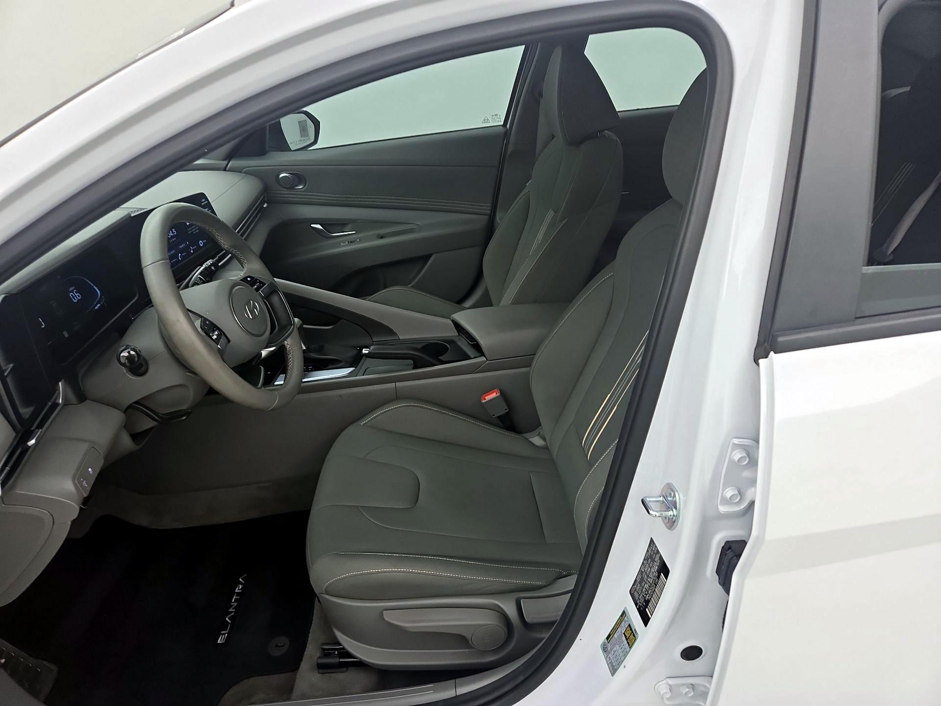 Thumbnail: 2025 Hyundai Elantra - 11