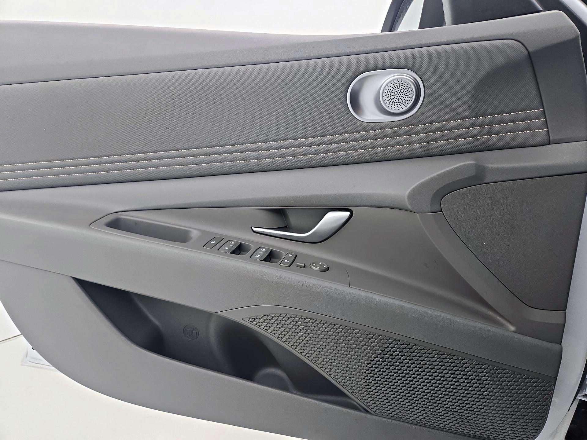 Thumbnail: 2025 Hyundai Elantra - 12