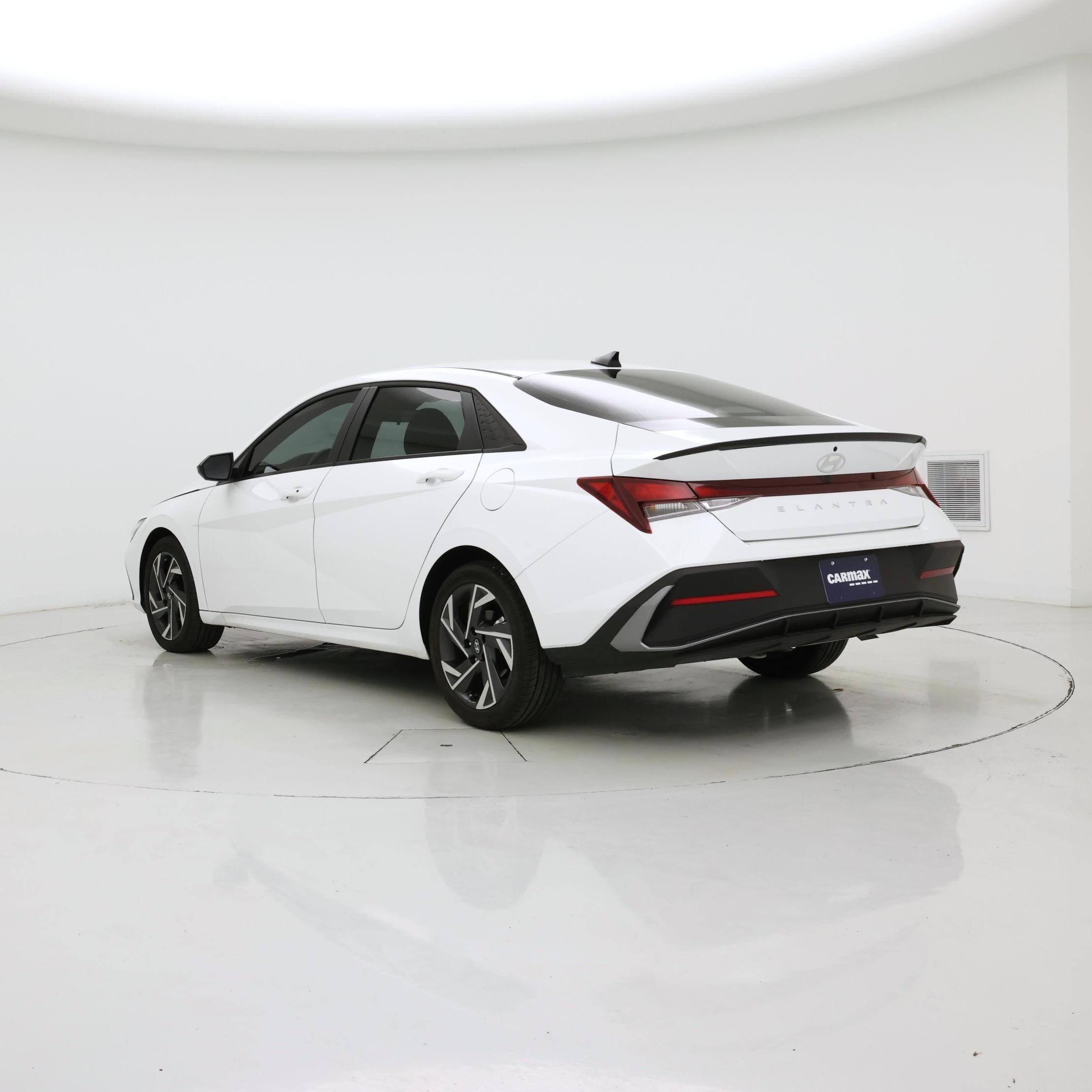 Thumbnail: 2025 Hyundai Elantra - 2