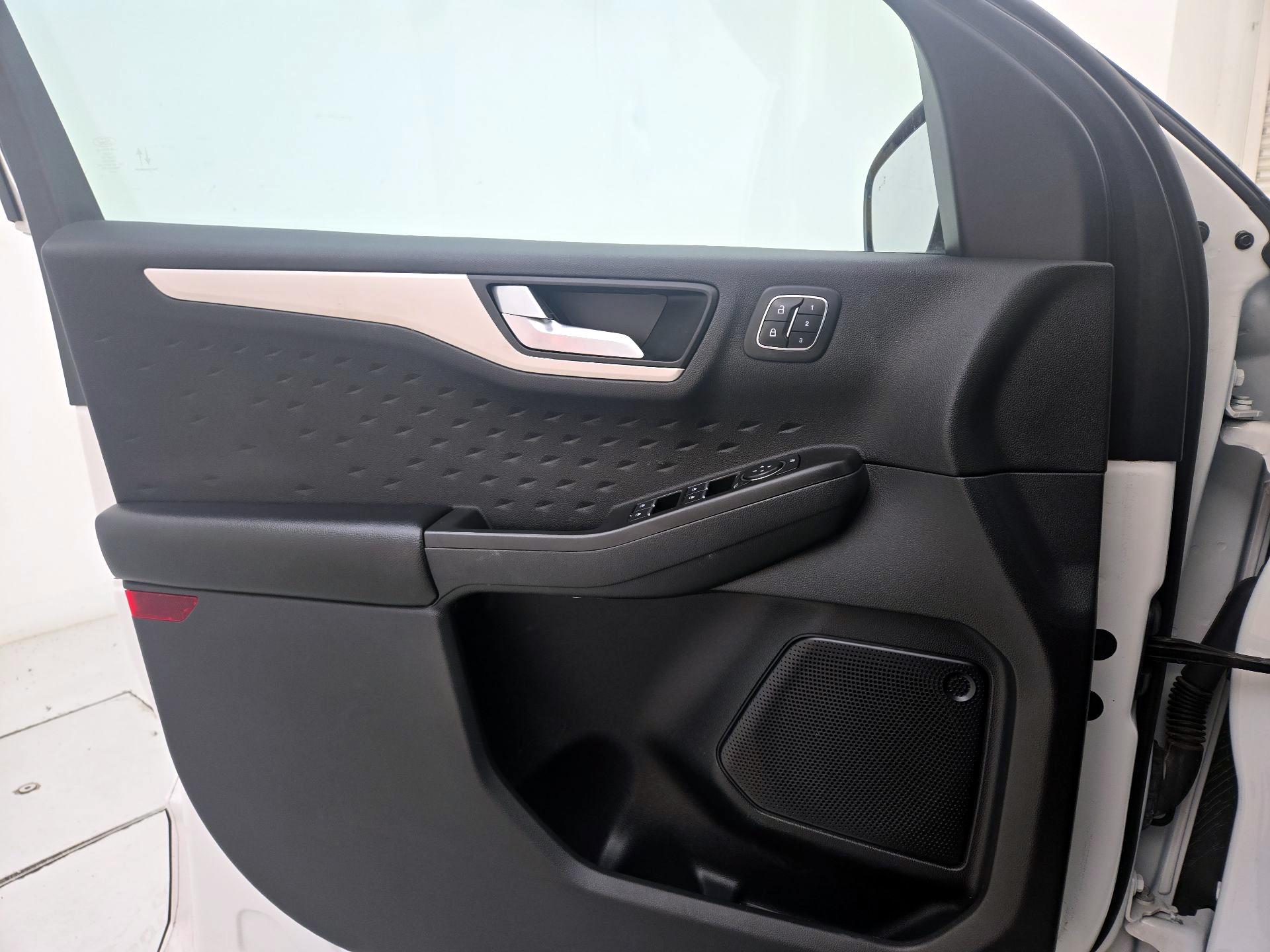 Thumbnail: 2020 Ford Escape - 10