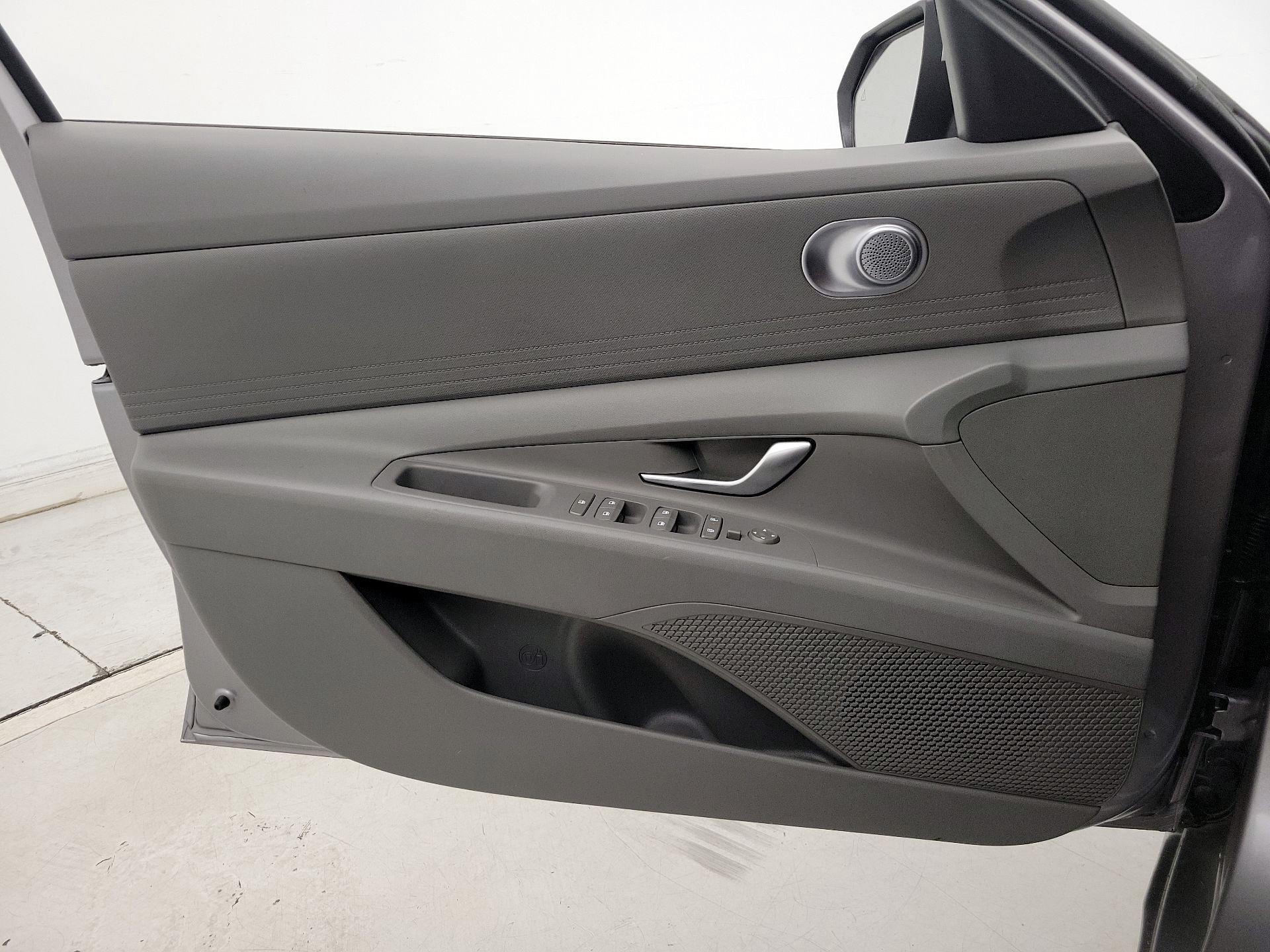 Thumbnail: 2025 Hyundai Elantra - 12