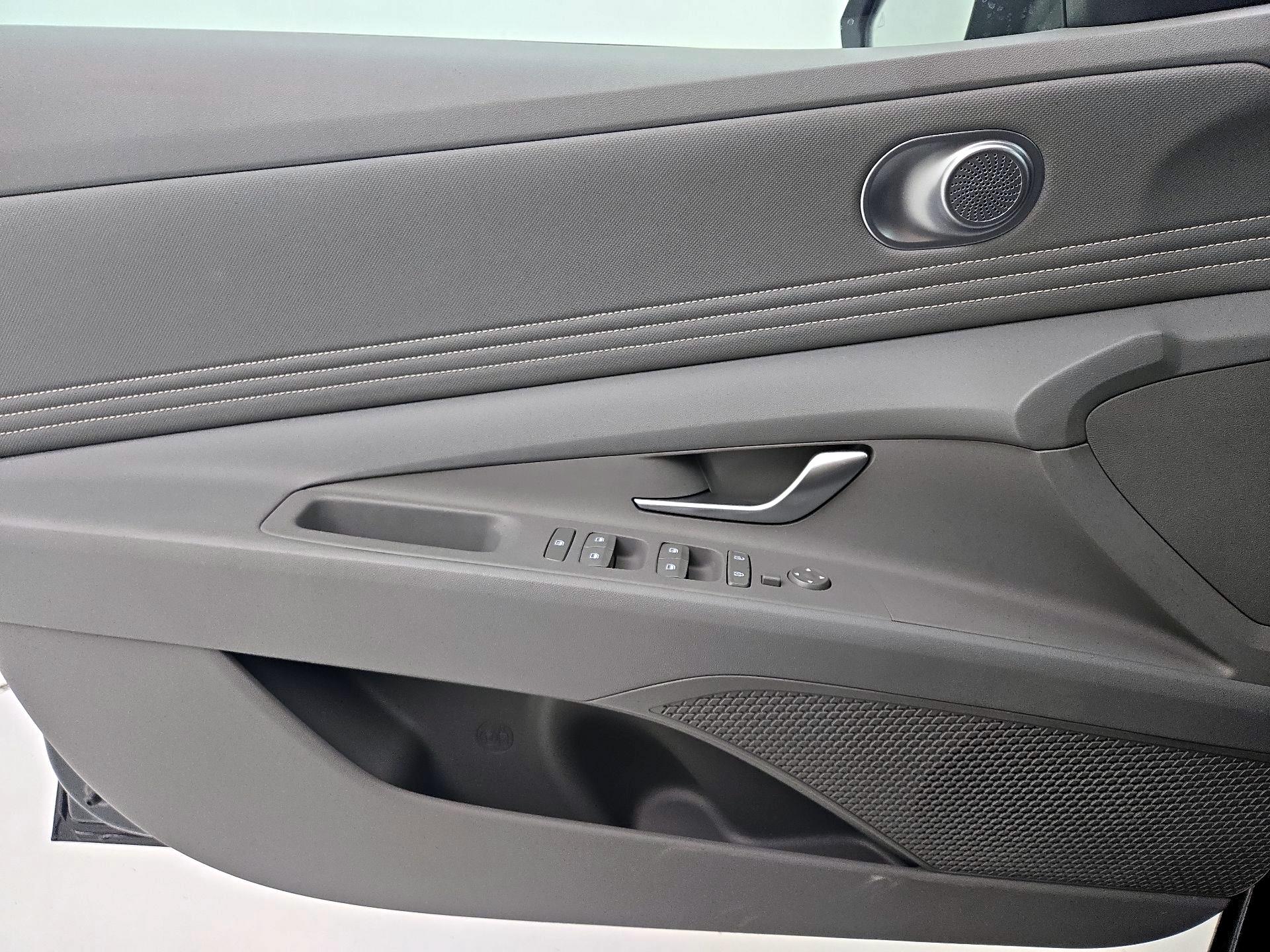 Thumbnail: 2025 Hyundai Elantra - 12