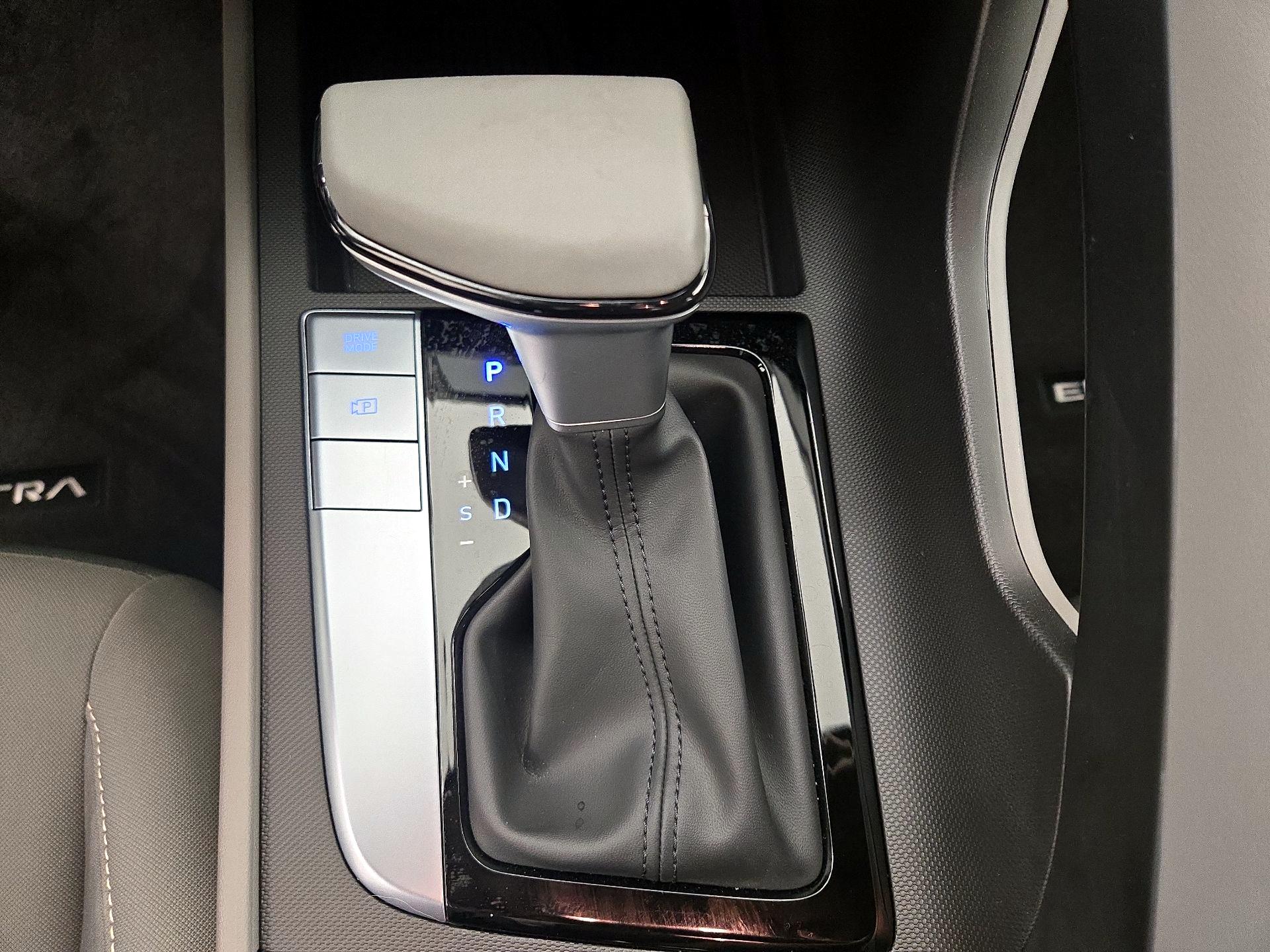 Thumbnail: 2025 Hyundai Elantra - 17
