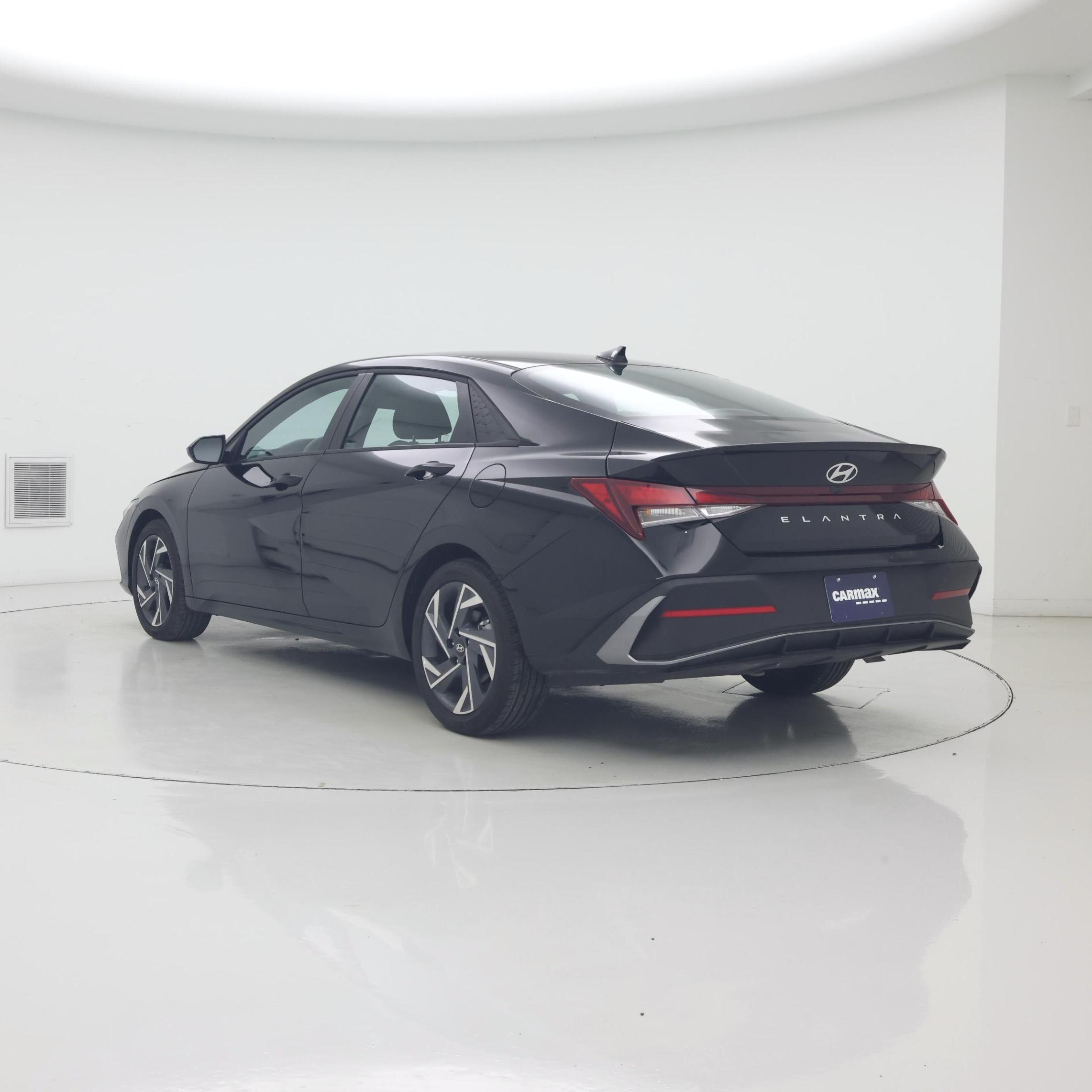 Thumbnail: 2025 Hyundai Elantra - 2