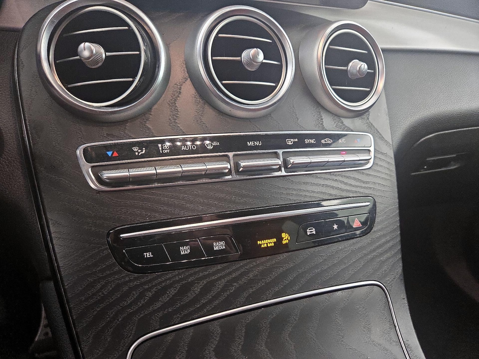 2021 Mercedes-Benz GLC Coupe GLC300 - Photo 18