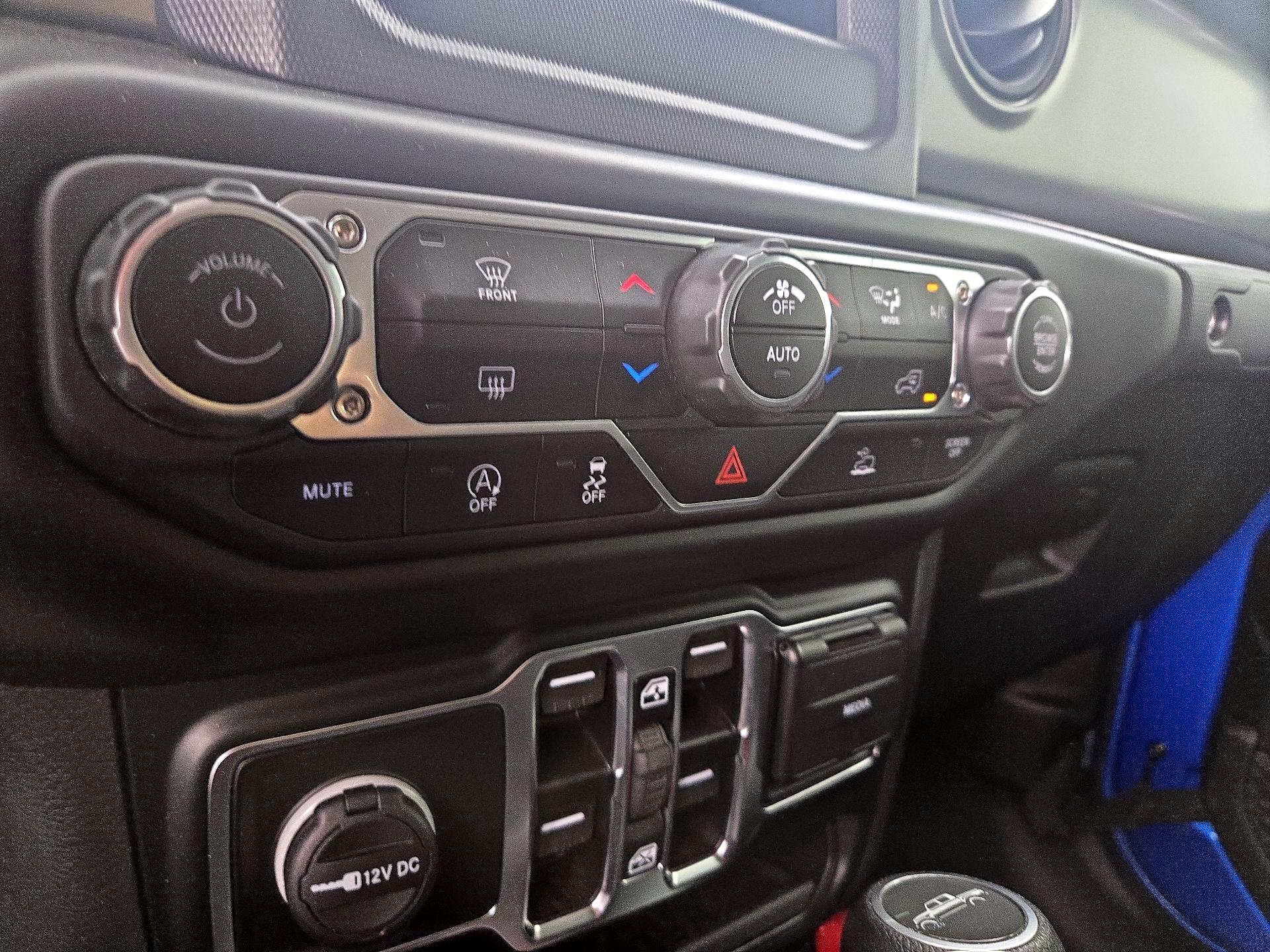 Thumbnail: 2023 Jeep Gladiator - 16