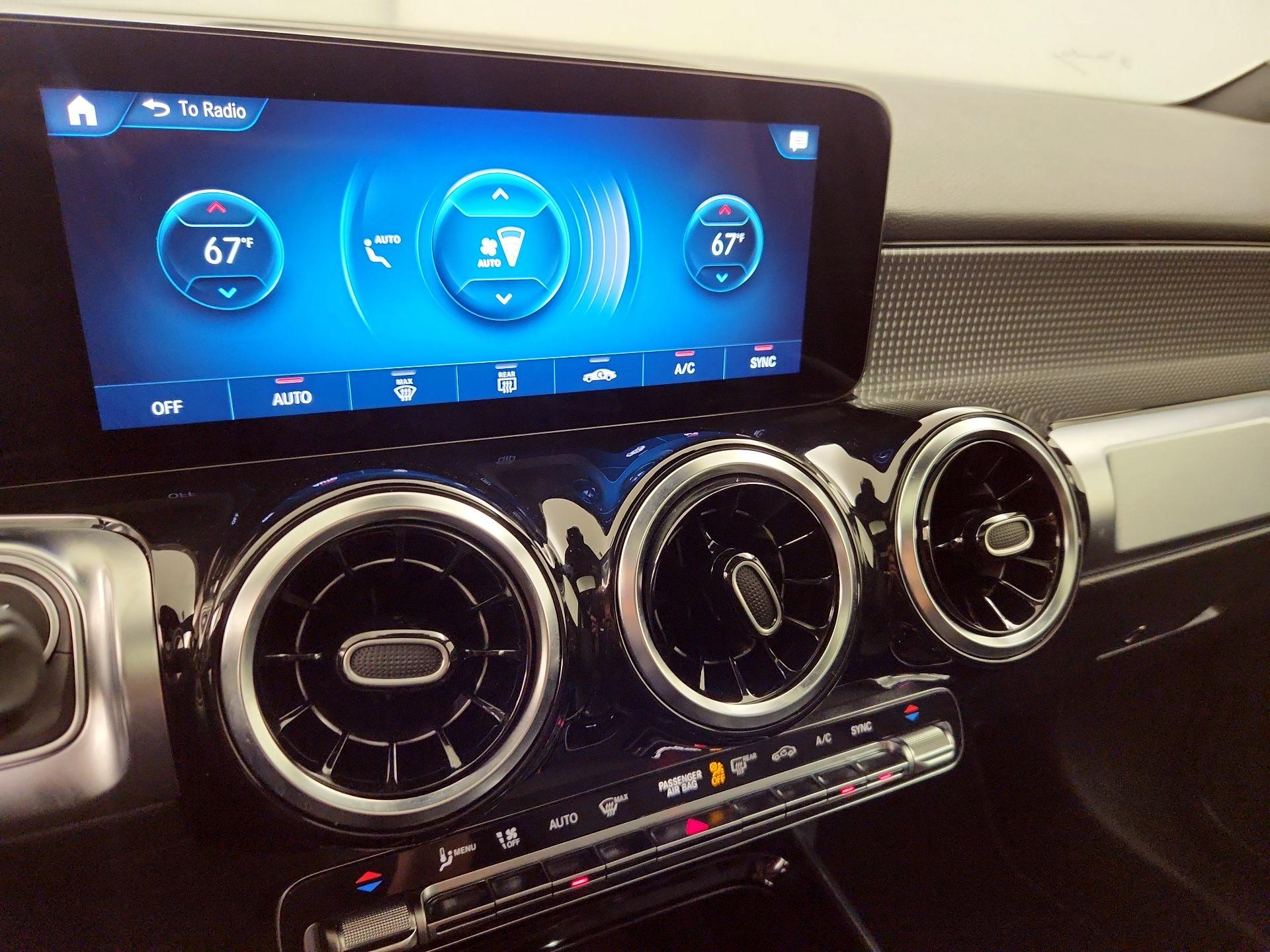 Thumbnail: 2023 Mercedes-Benz GLB - 17