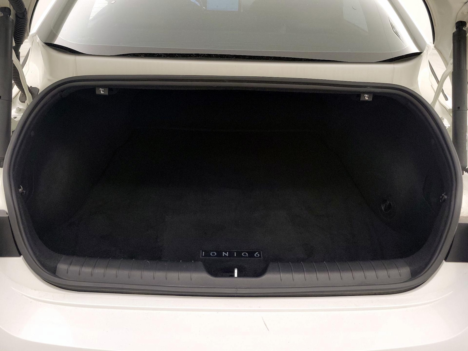 2024 Hyundai IONIQ 6 SE - Photo 22