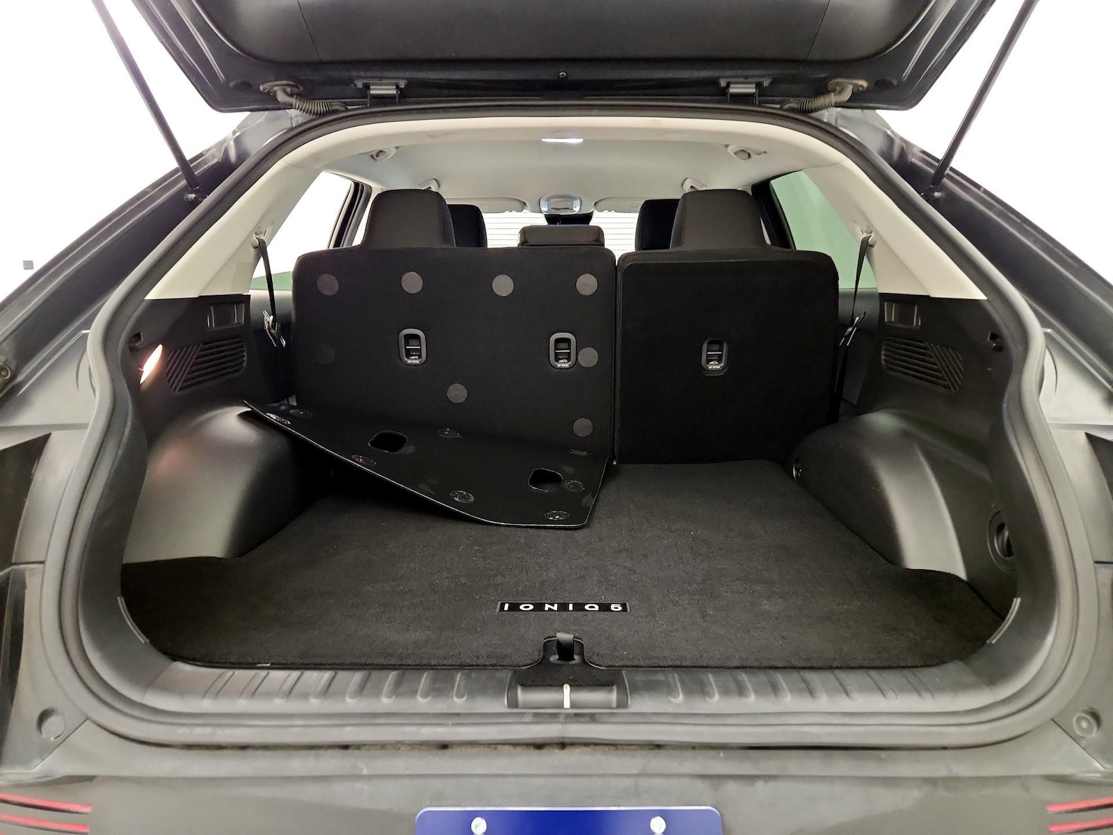 2024 Hyundai IONIQ 5 SE - Photo 22