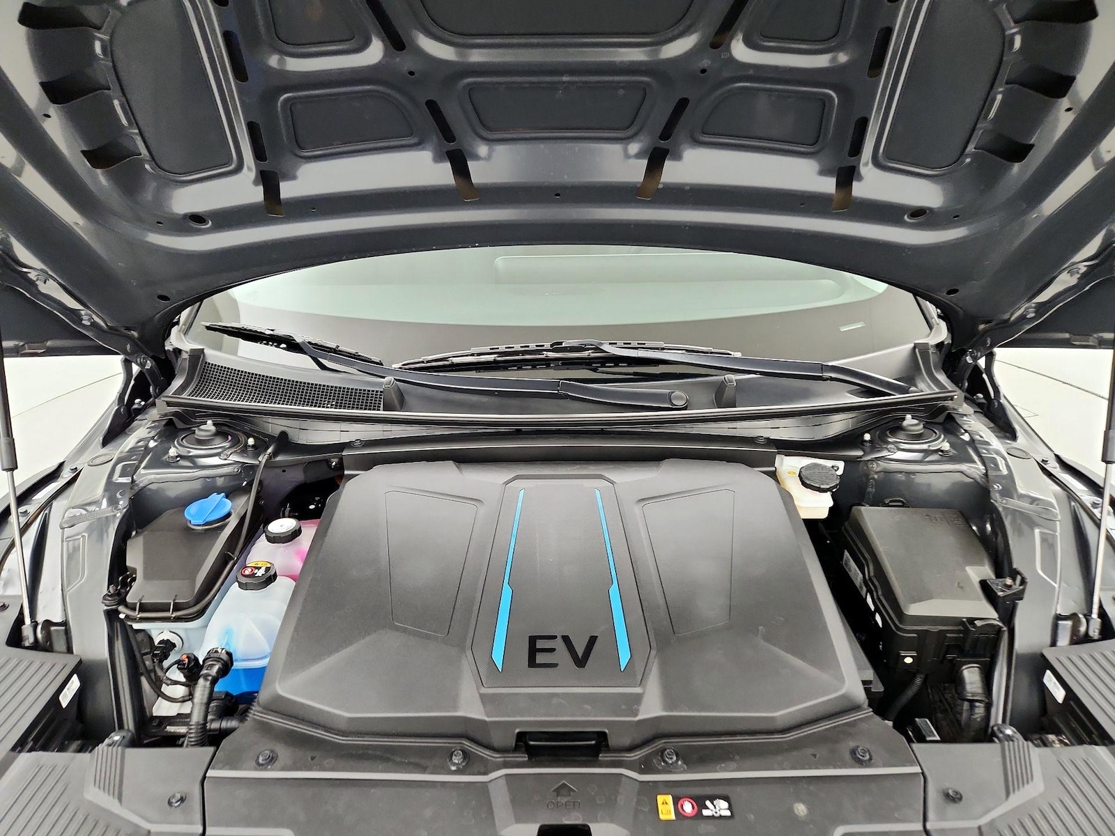 2024 Hyundai IONIQ 5 SE - Photo 23