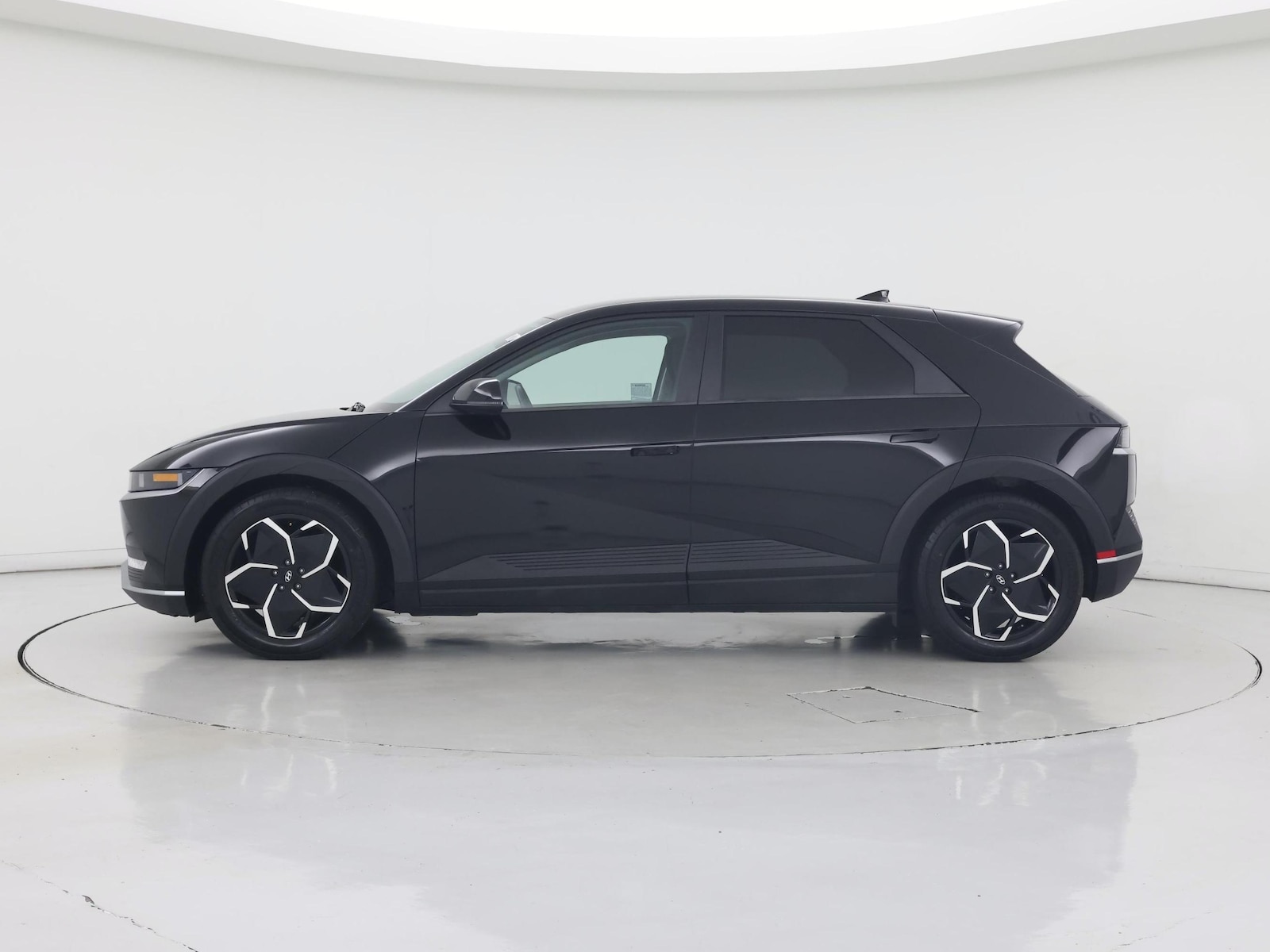 2024 Hyundai IONIQ 5 SE - Photo 4