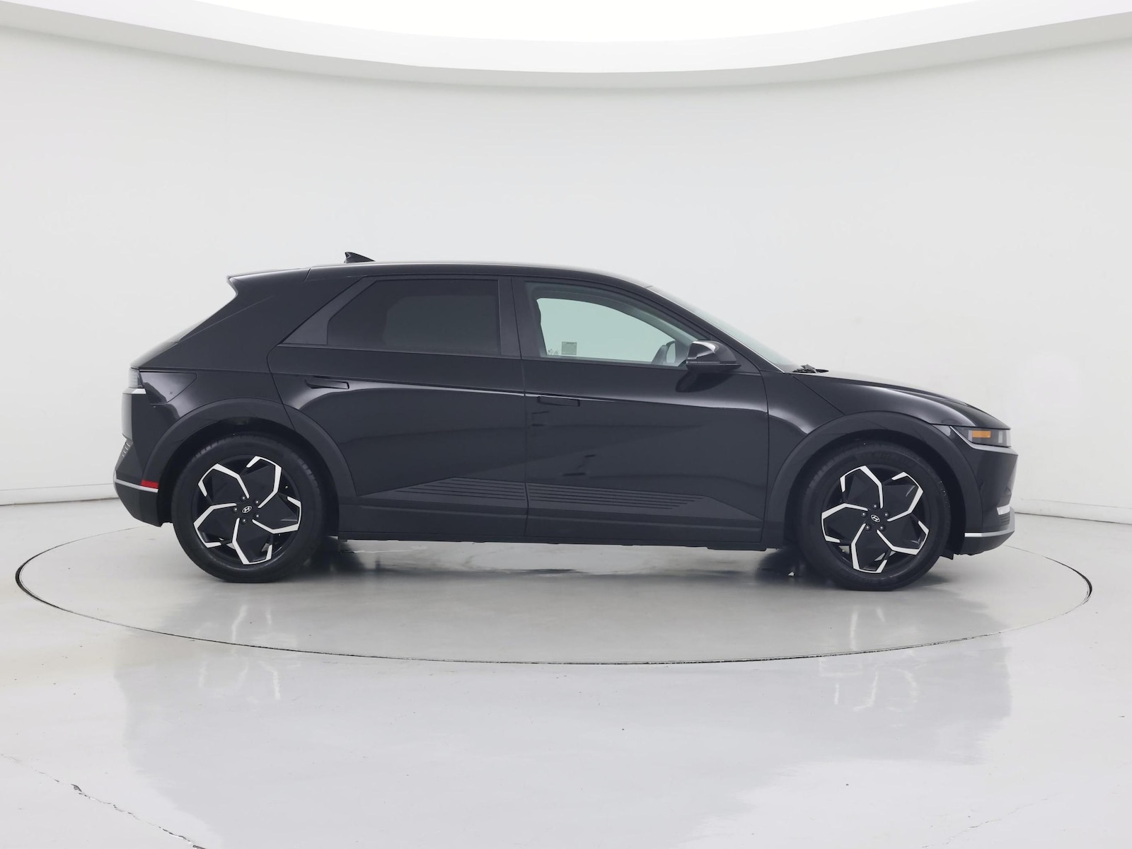 2024 Hyundai IONIQ 5 SE - Photo 8