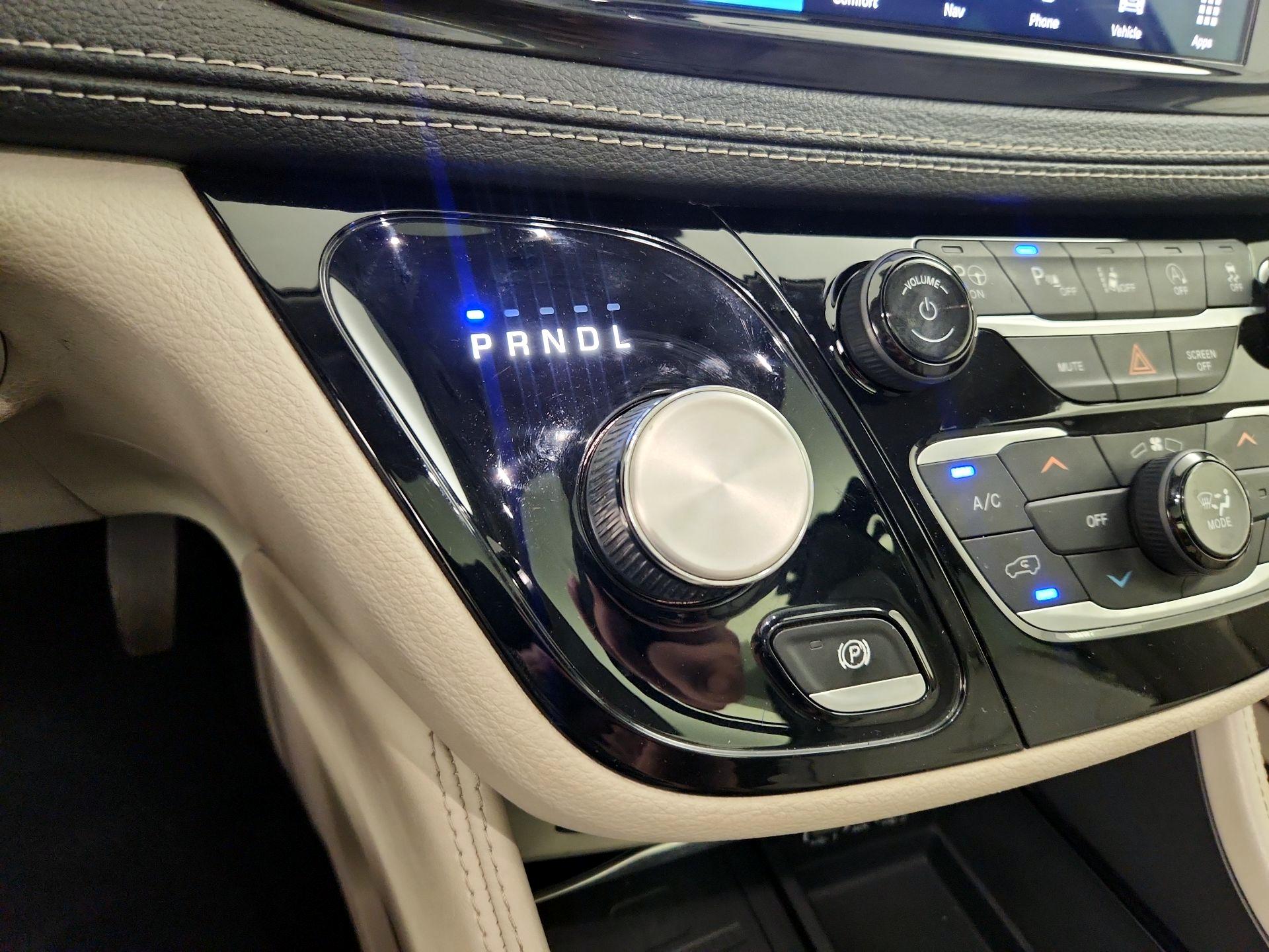 Thumbnail: 2021 Chrysler Pacifica - 18