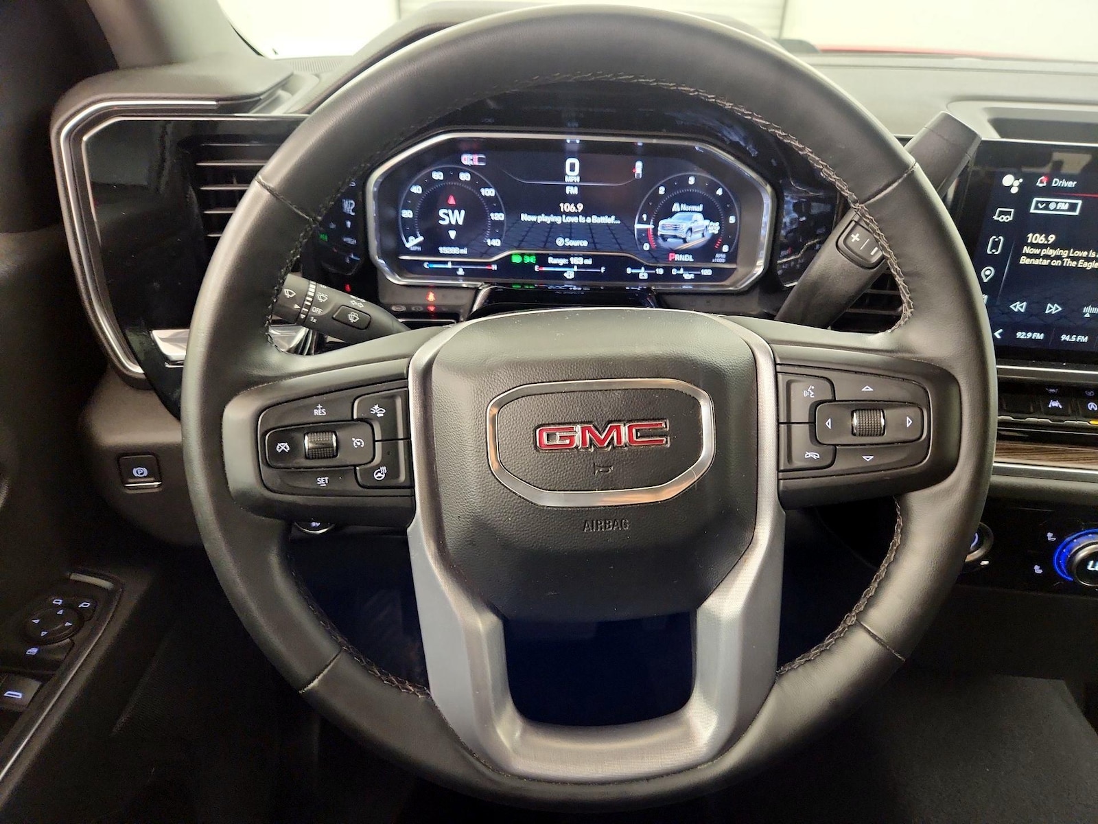 2024 GMC Sierra 1500 Elevation - Photo 11