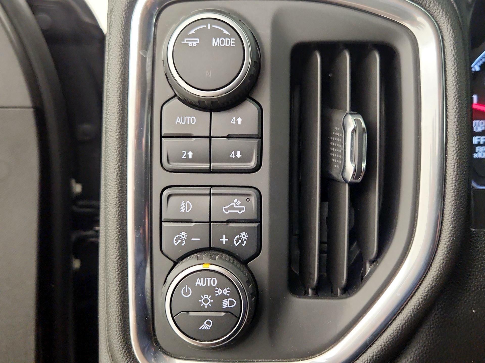 Thumbnail: 2020 Chevrolet Silverado 1500 - 13