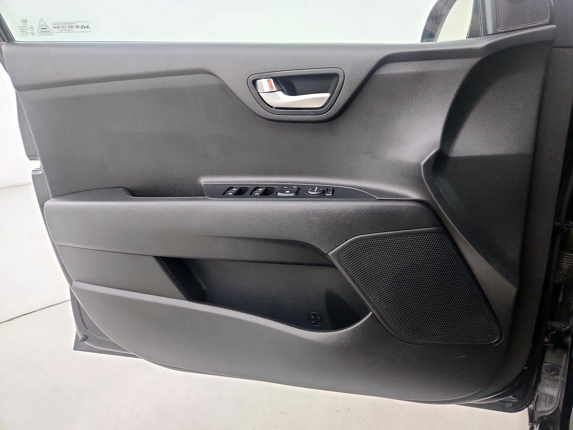 Thumbnail: 2022 Kia Rio5 - 12