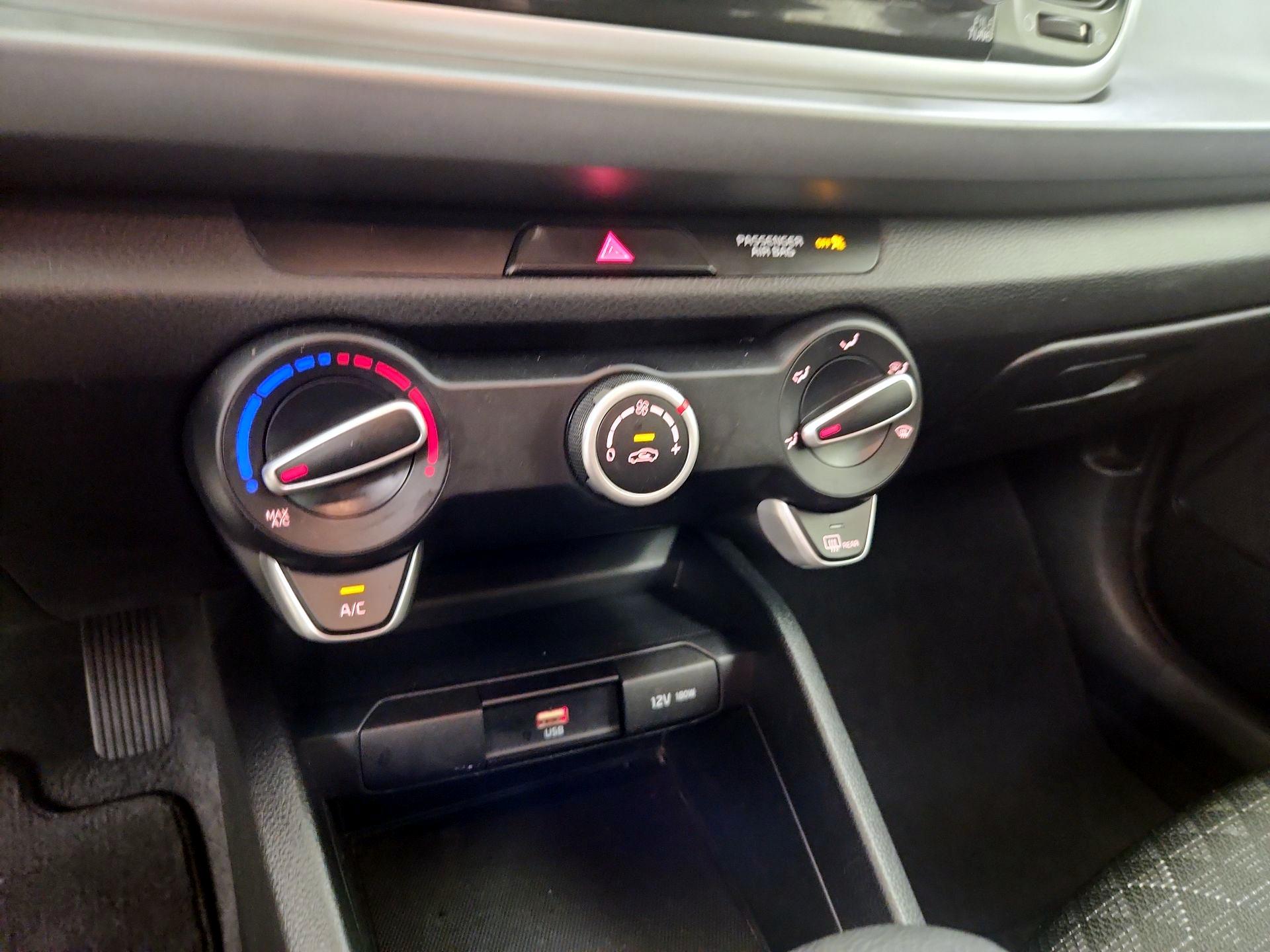 Thumbnail: 2022 Kia Rio5 - 16