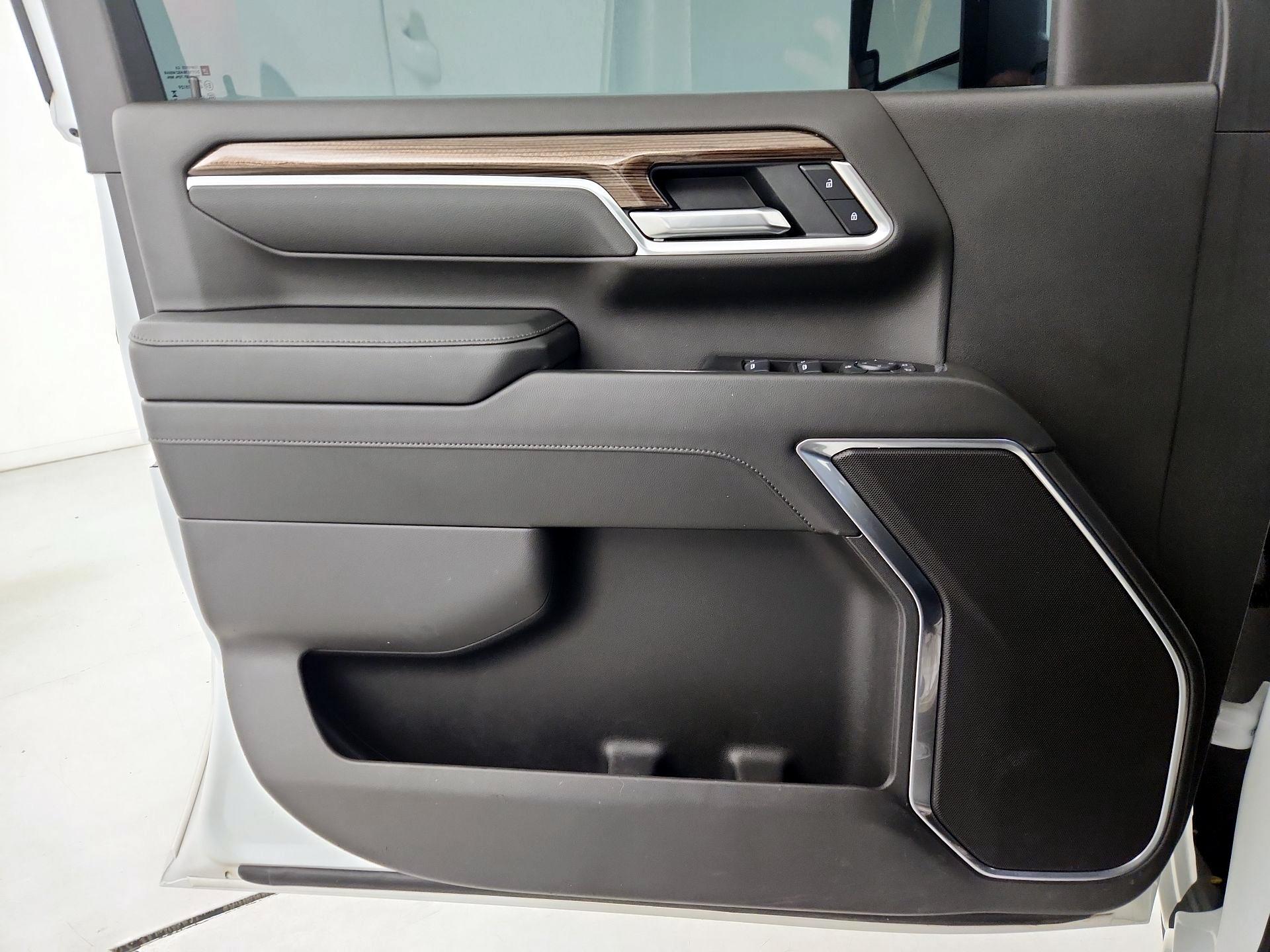 Thumbnail: 2025 Chevrolet Silverado 2500 - 12