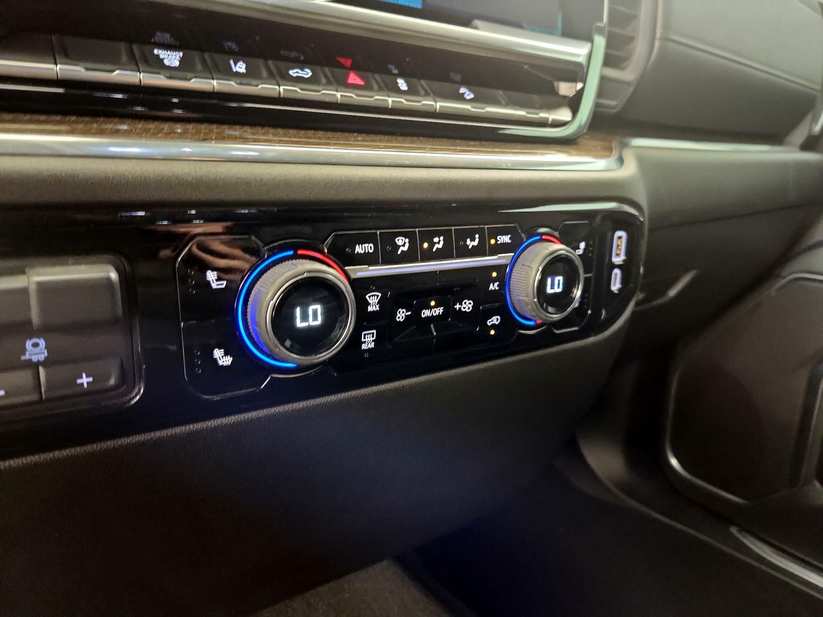 2025 Chevrolet Silverado 2500HD LT - Photo 18