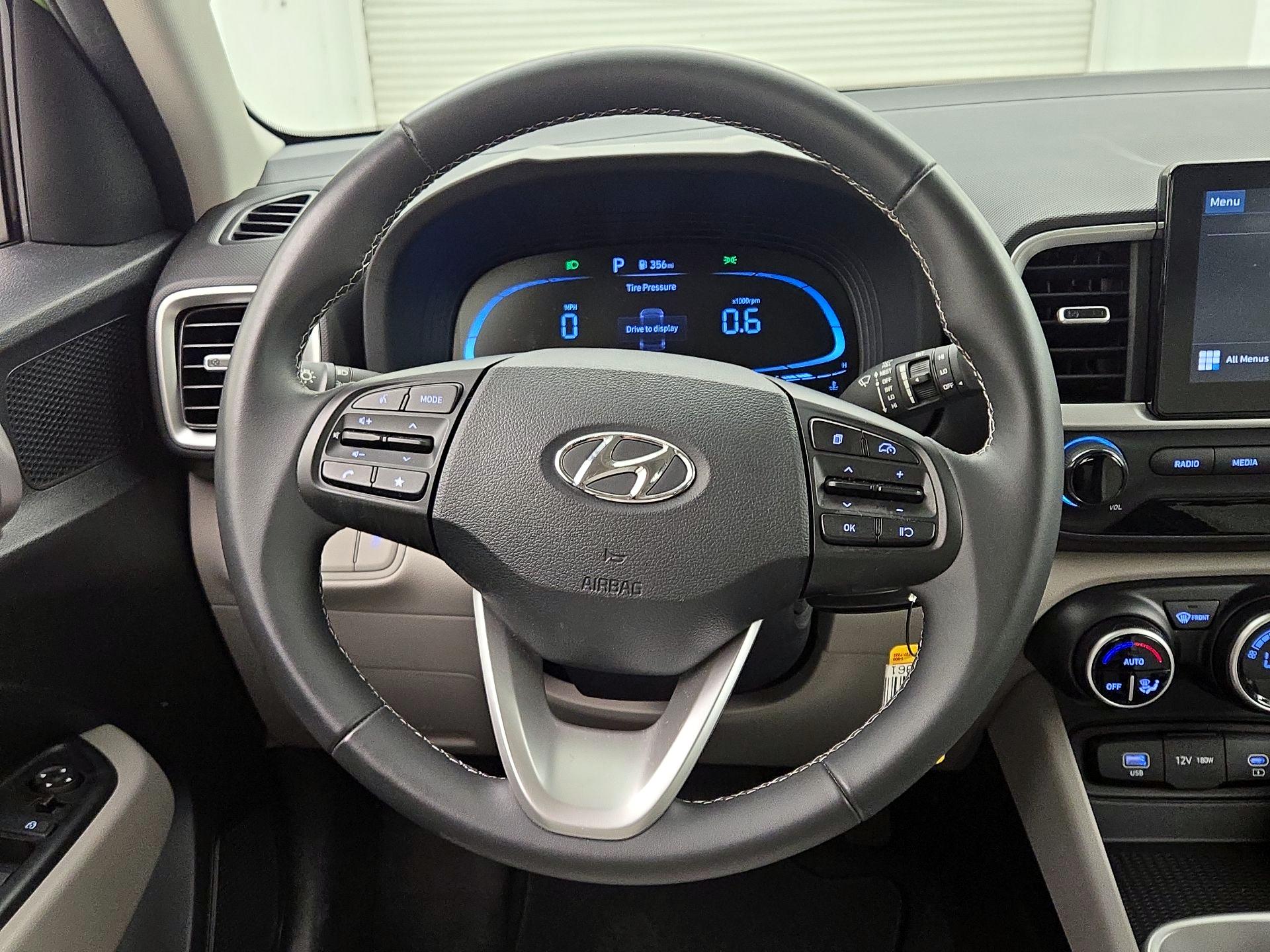 Thumbnail: 2023 Hyundai Venue - 10