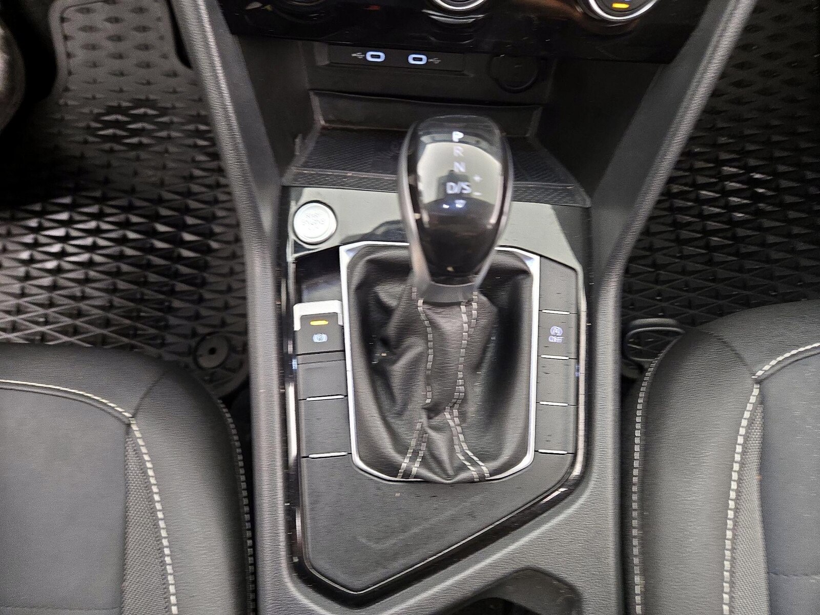 2024 Volkswagen Taos SE - Photo 18