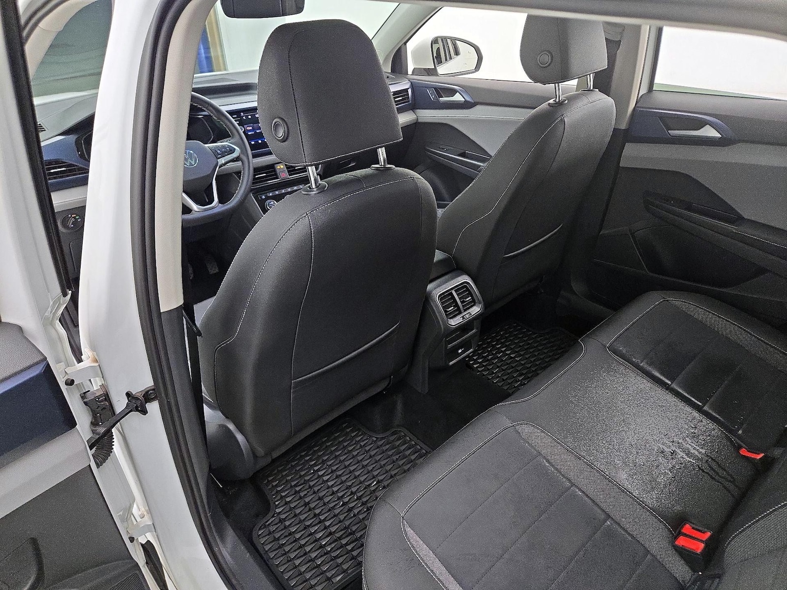 2024 Volkswagen Taos SE - Photo 21