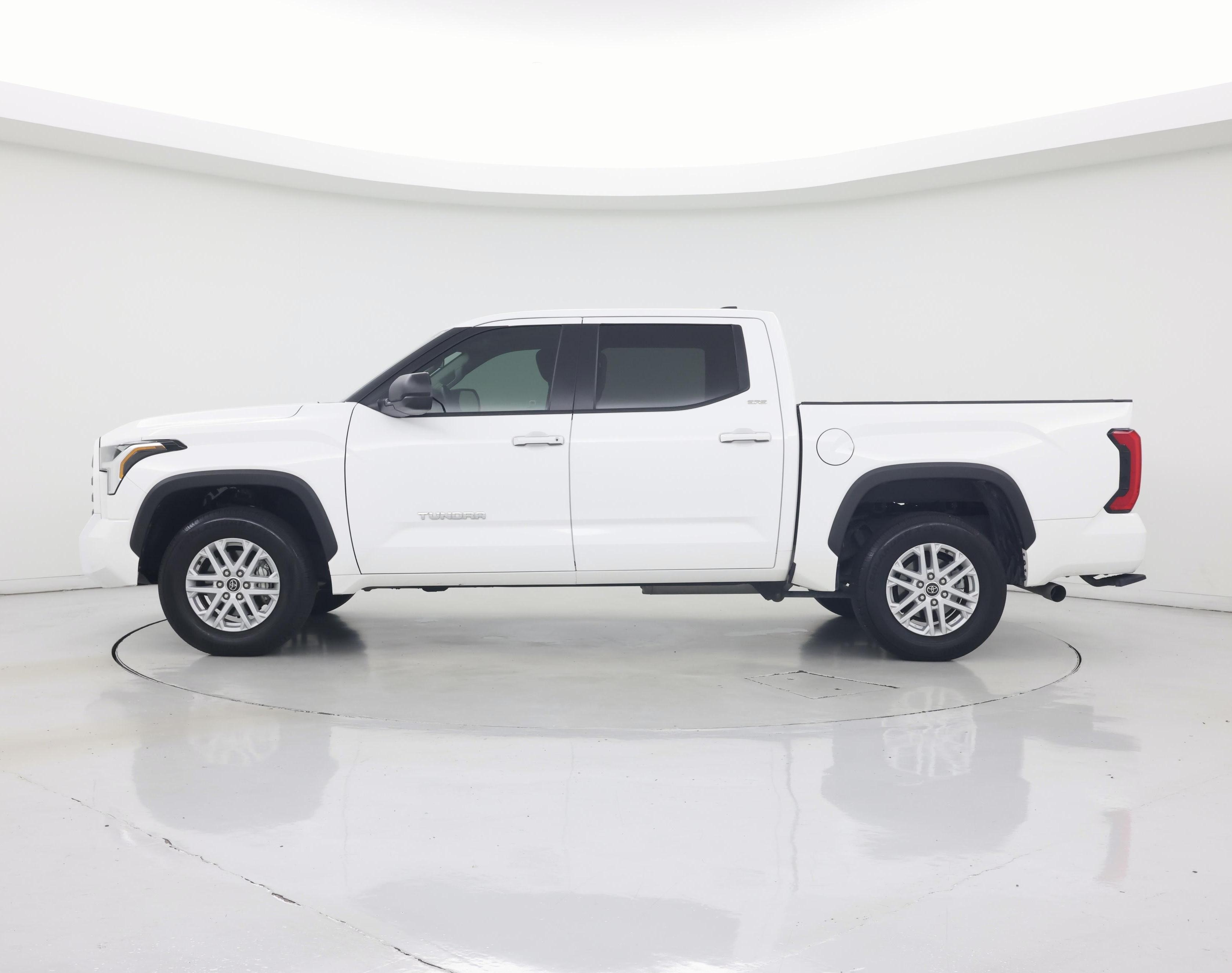 Thumbnail: 2024 Toyota Tundra - 3