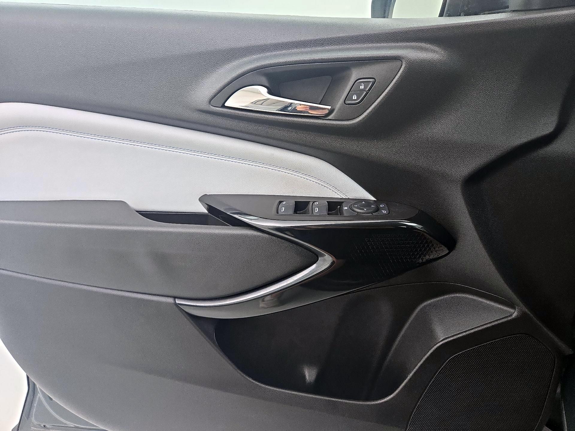 Thumbnail: 2025 Chevrolet Trax - 12