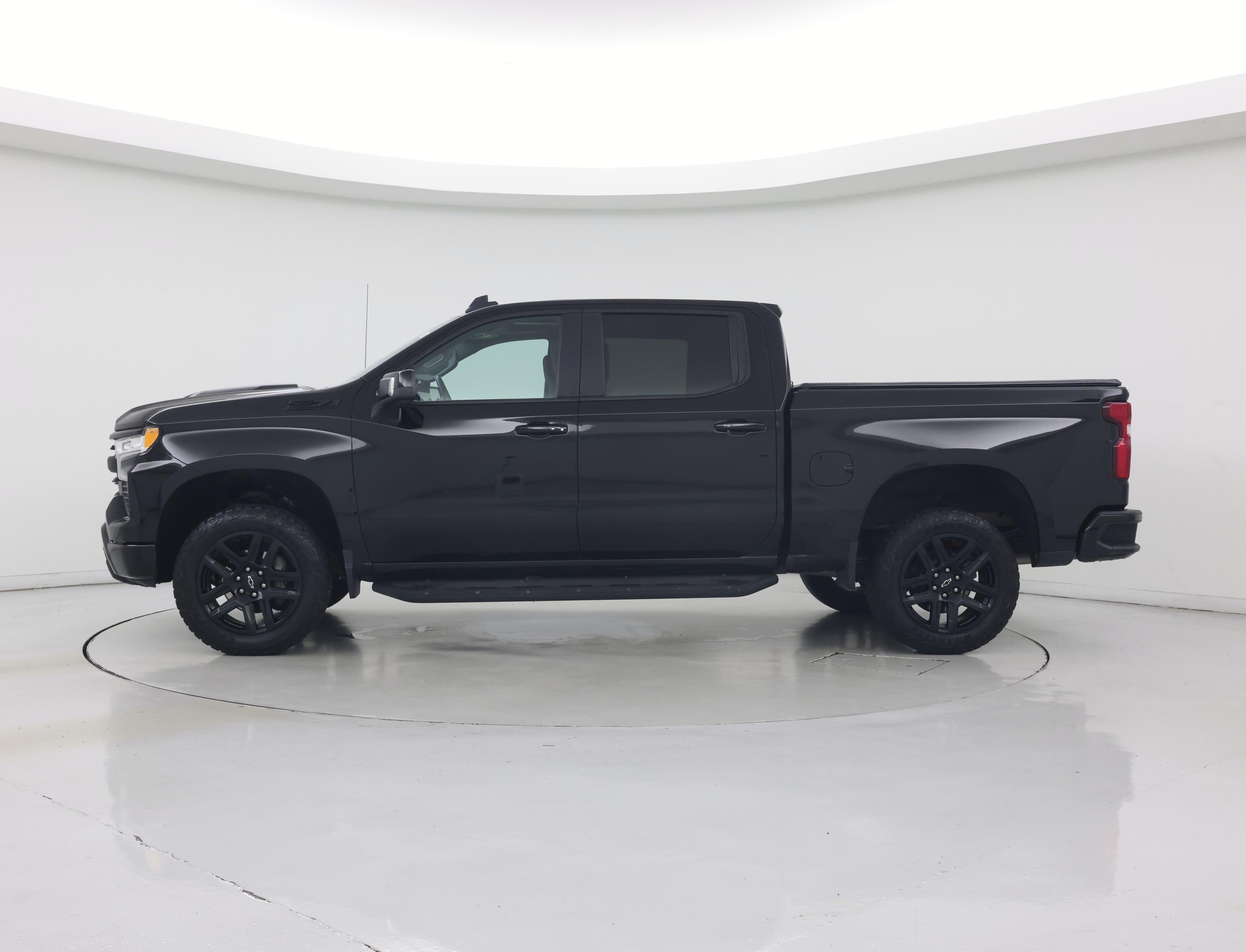 Thumbnail: 2023 Chevrolet Silverado 1500 - 3