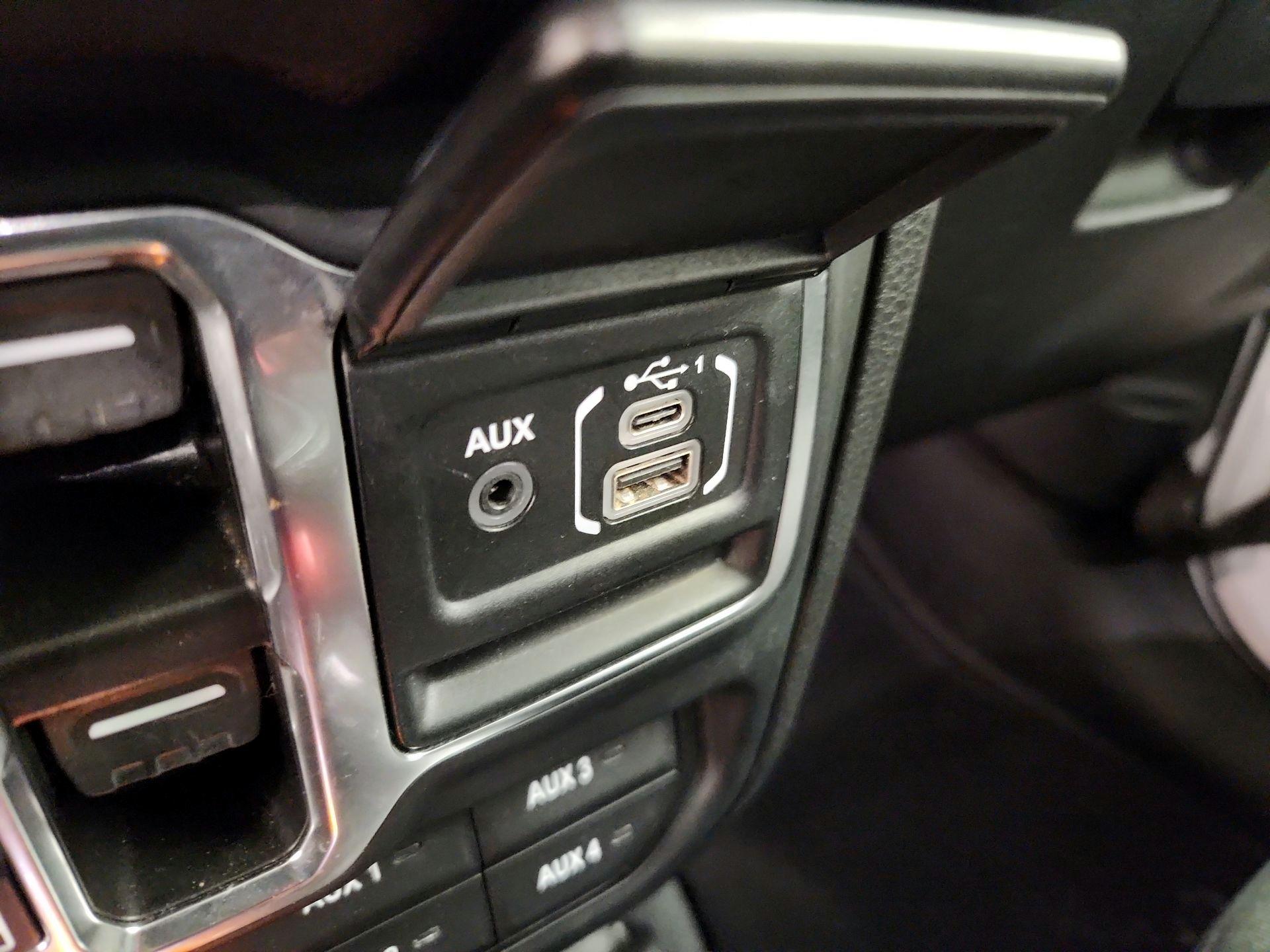 Thumbnail: 2024 Jeep Wrangler - 18