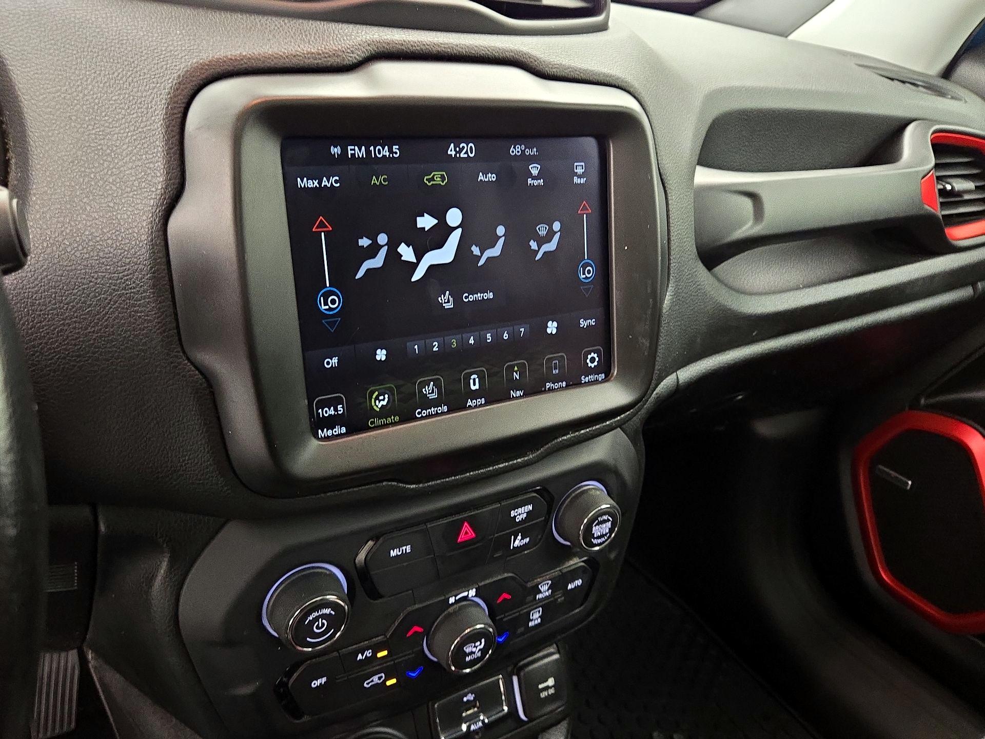 Thumbnail: 2021 Jeep Renegade - 17