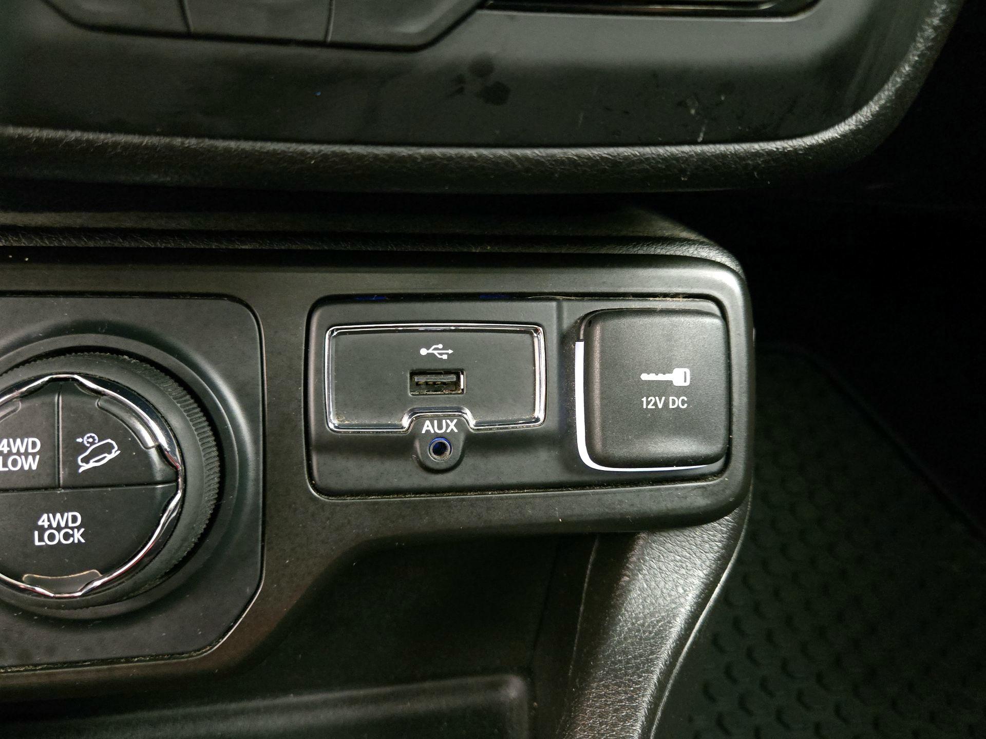 Thumbnail: 2021 Jeep Renegade - 19