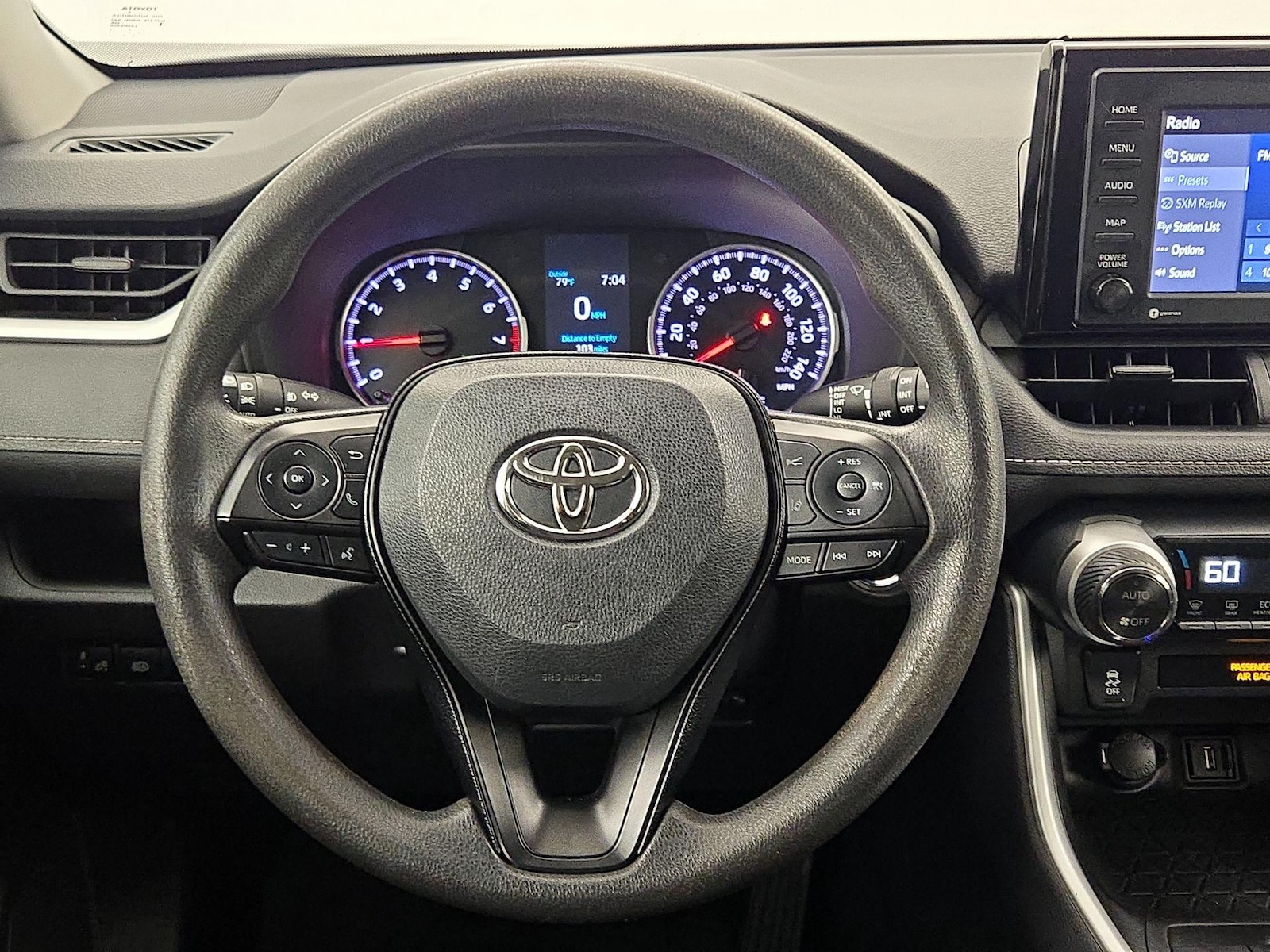 2021 Toyota RAV4 XLE - Photo 11